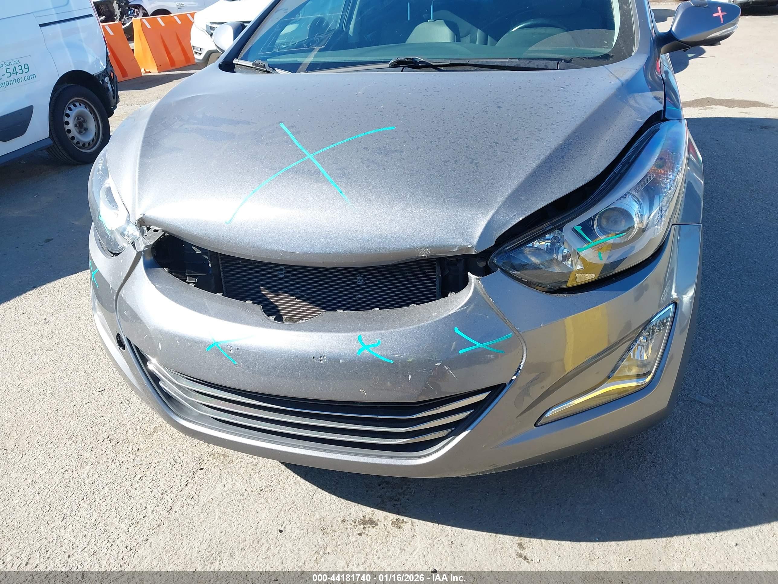 HYUNDAI ELANTRA image 6