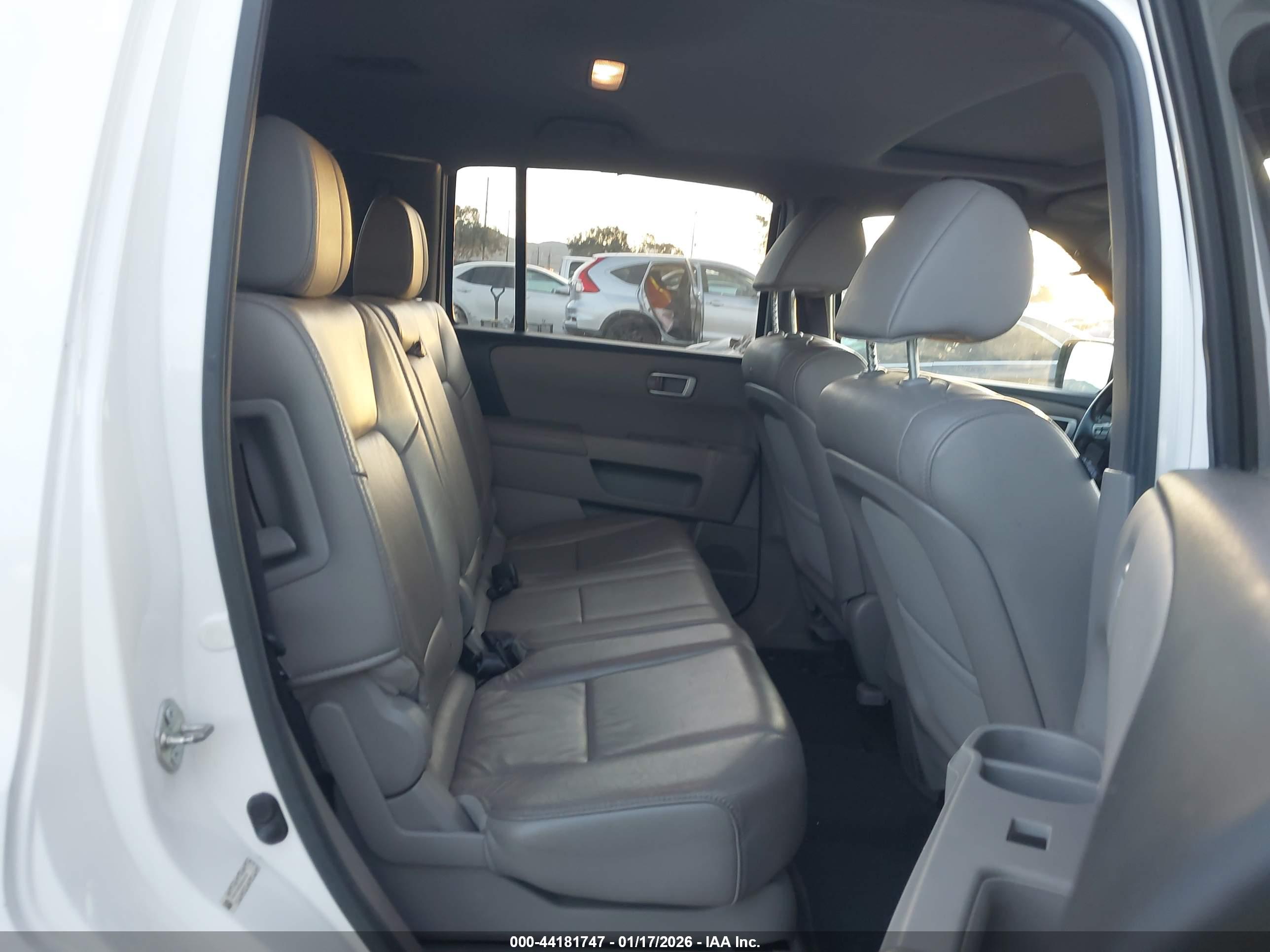 HONDA PILOT image 8