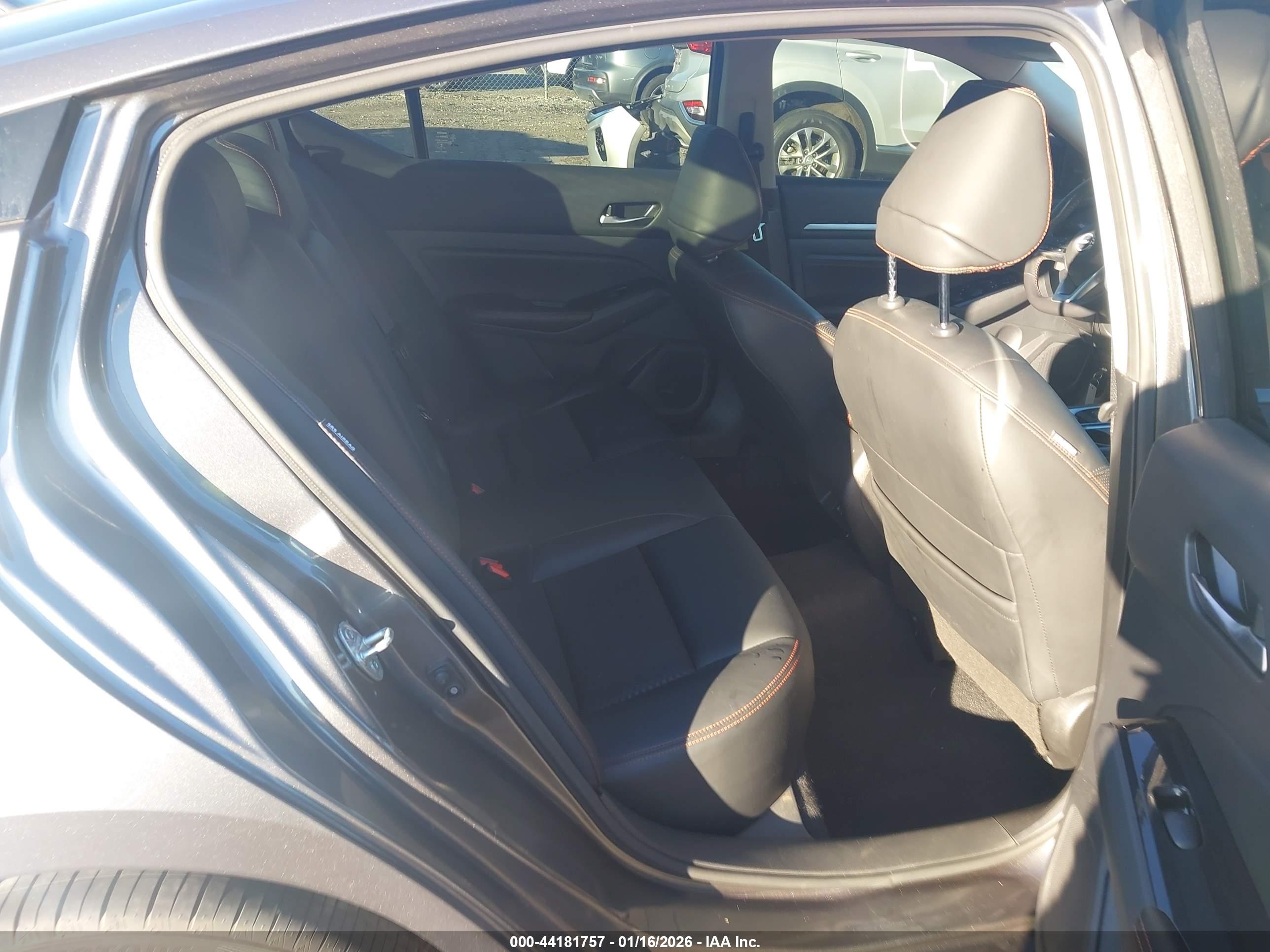 NISSAN ALTIMA image 8