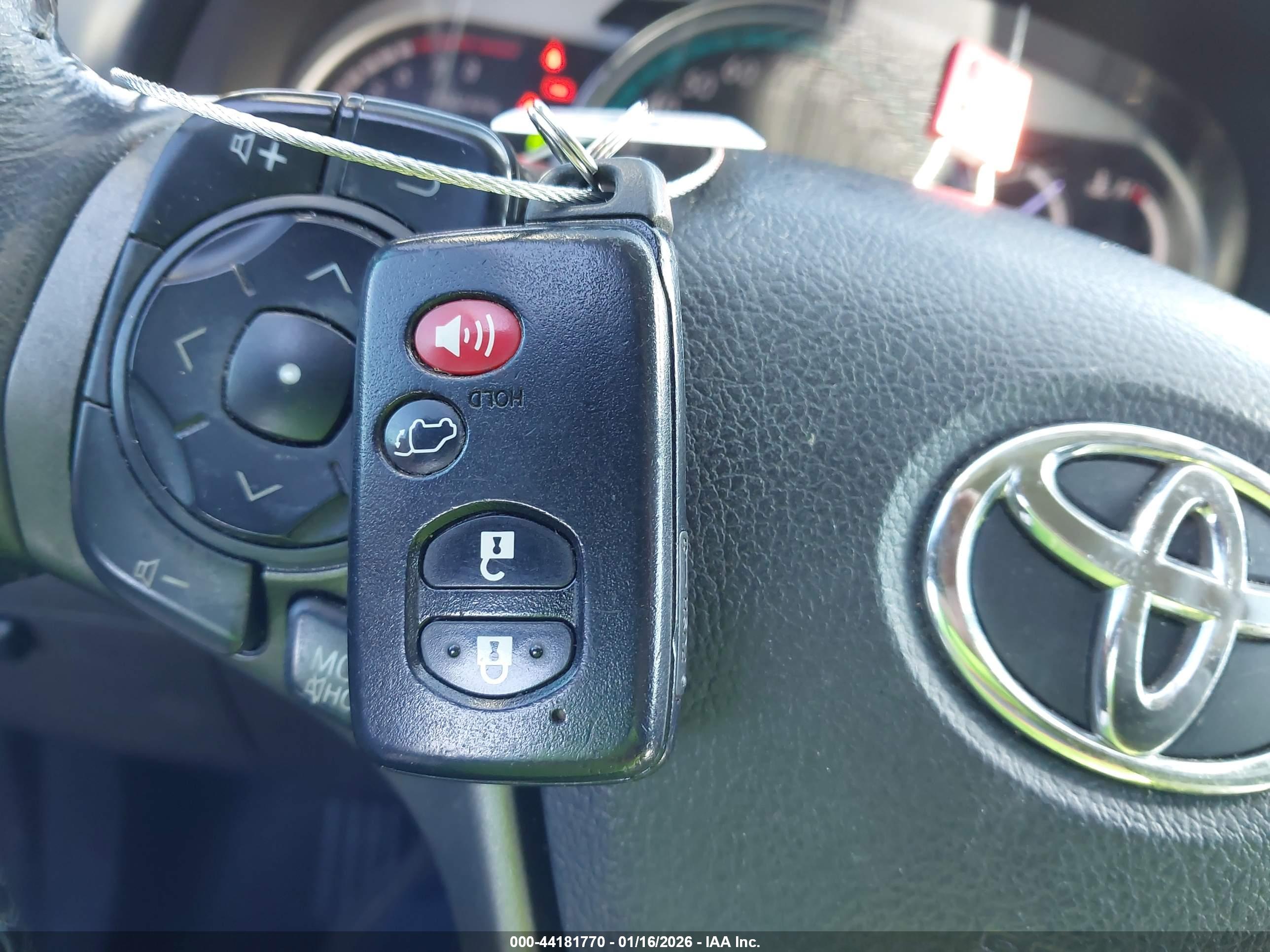 TOYOTA VENZA image 11