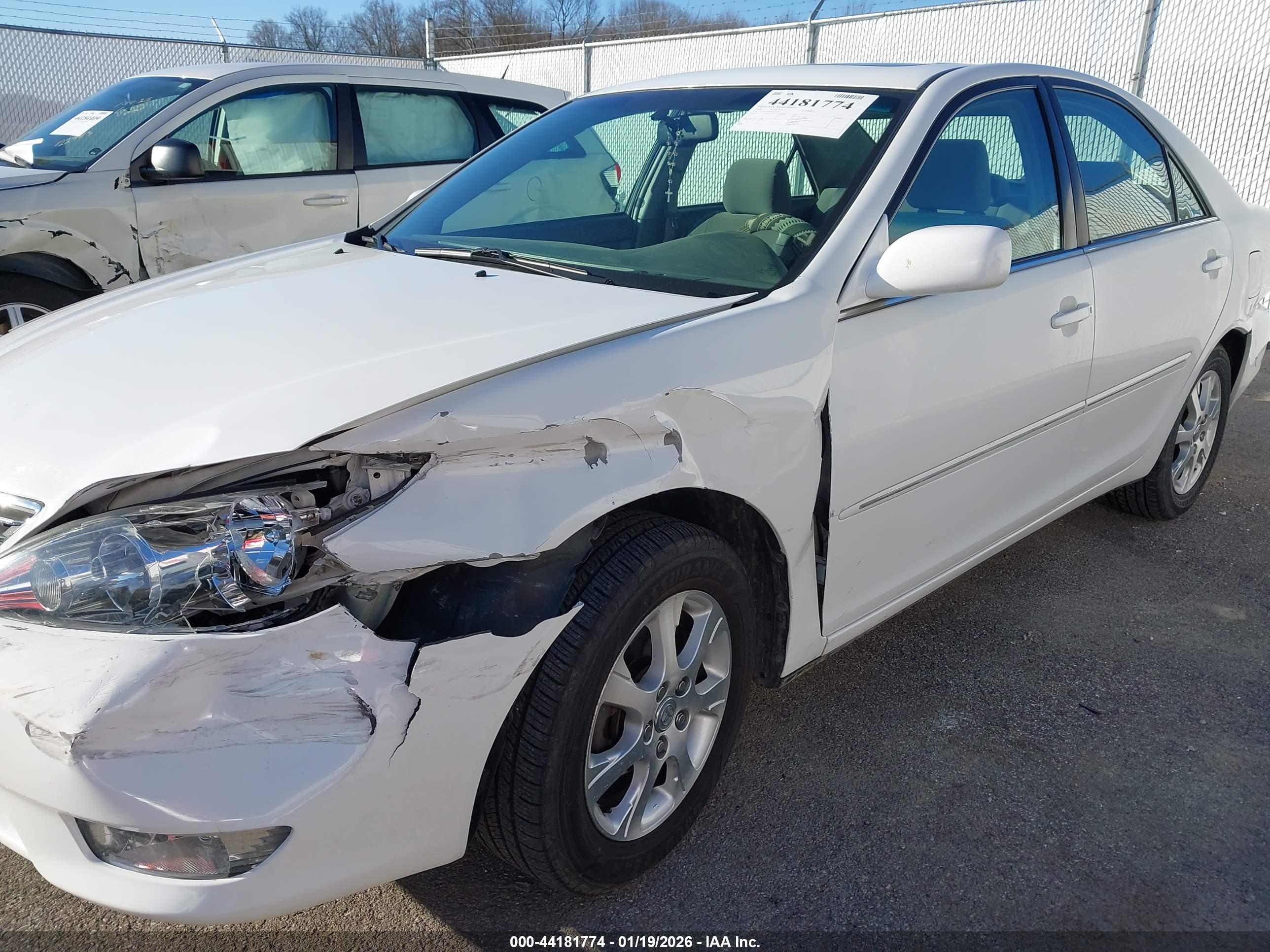 TOYOTA CAMRY image 6