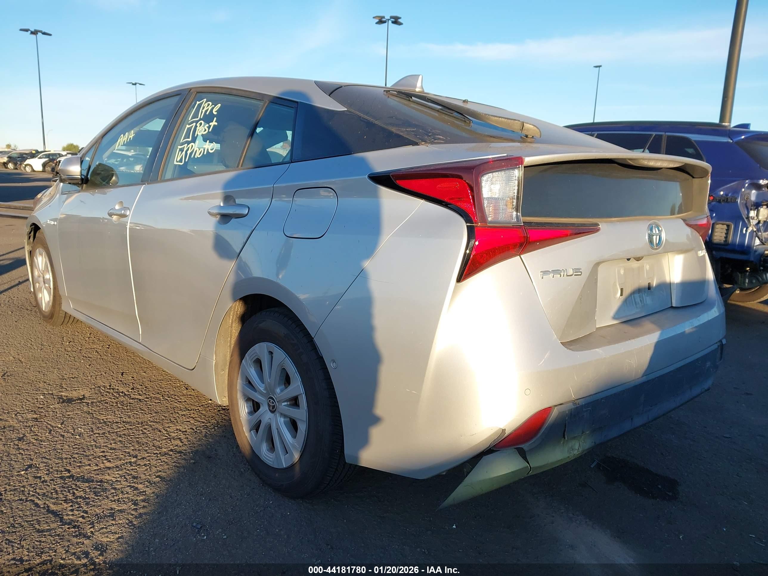 TOYOTA PRIUS image 3