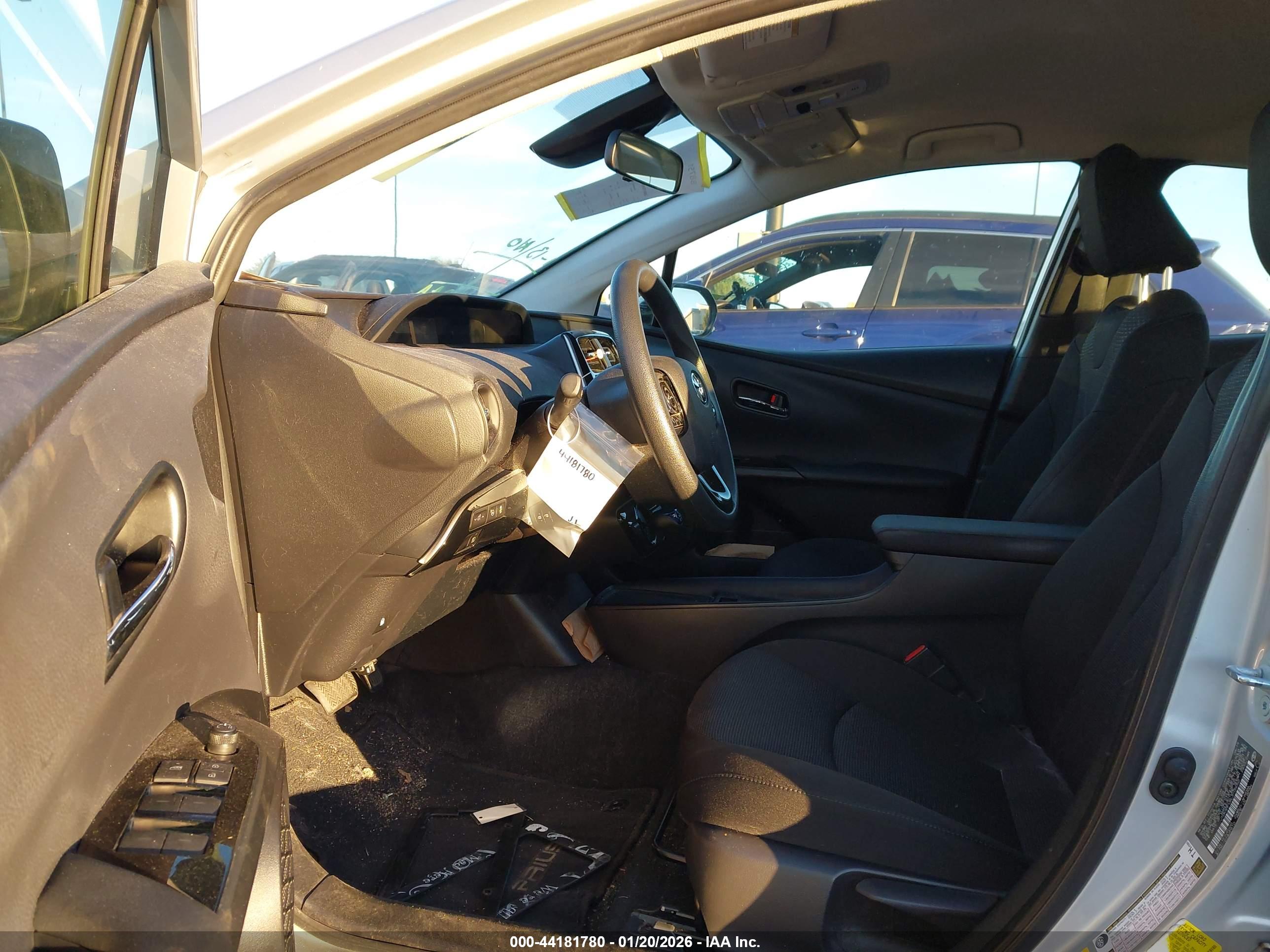 TOYOTA PRIUS image 5
