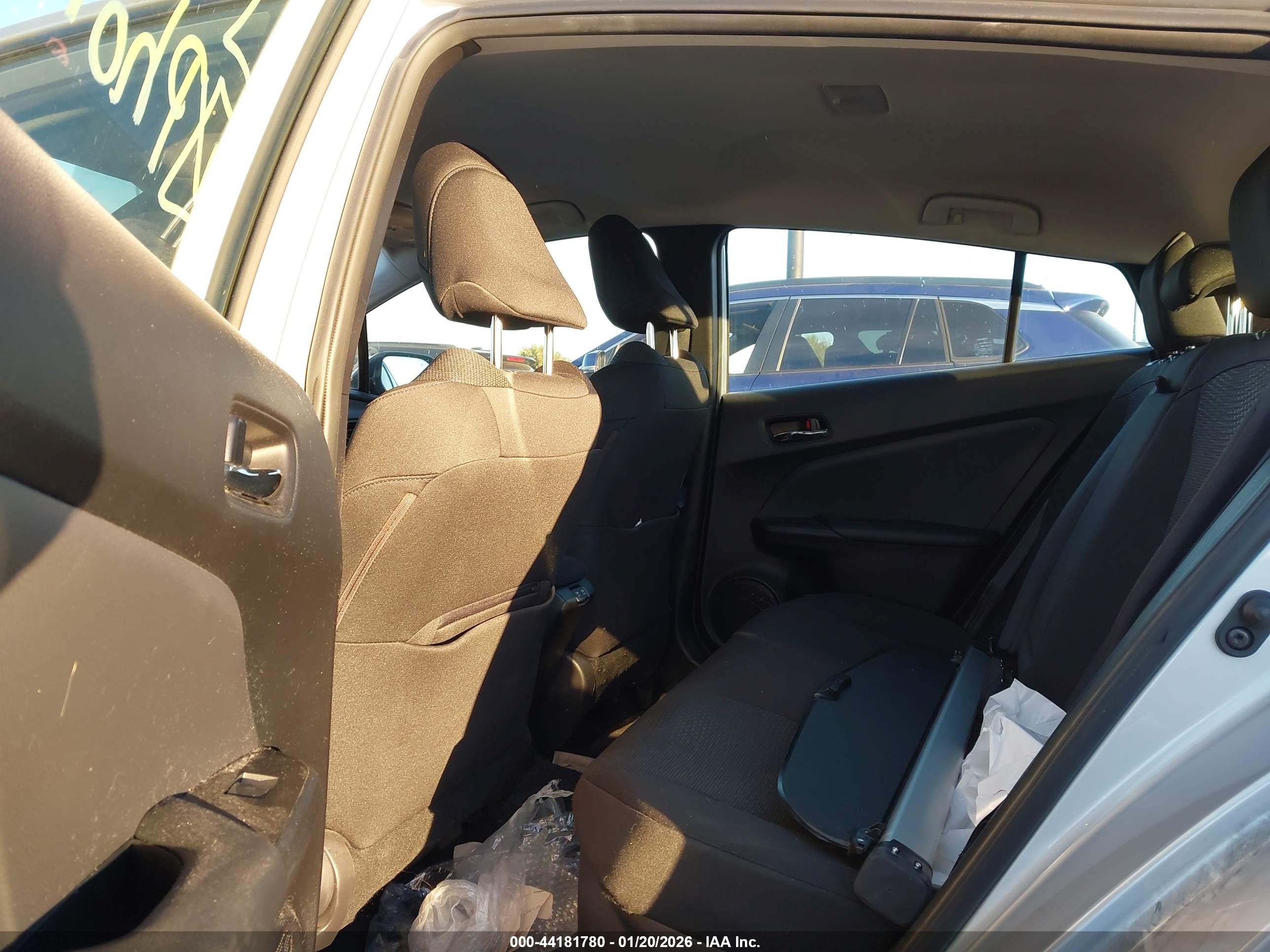 TOYOTA PRIUS image 8