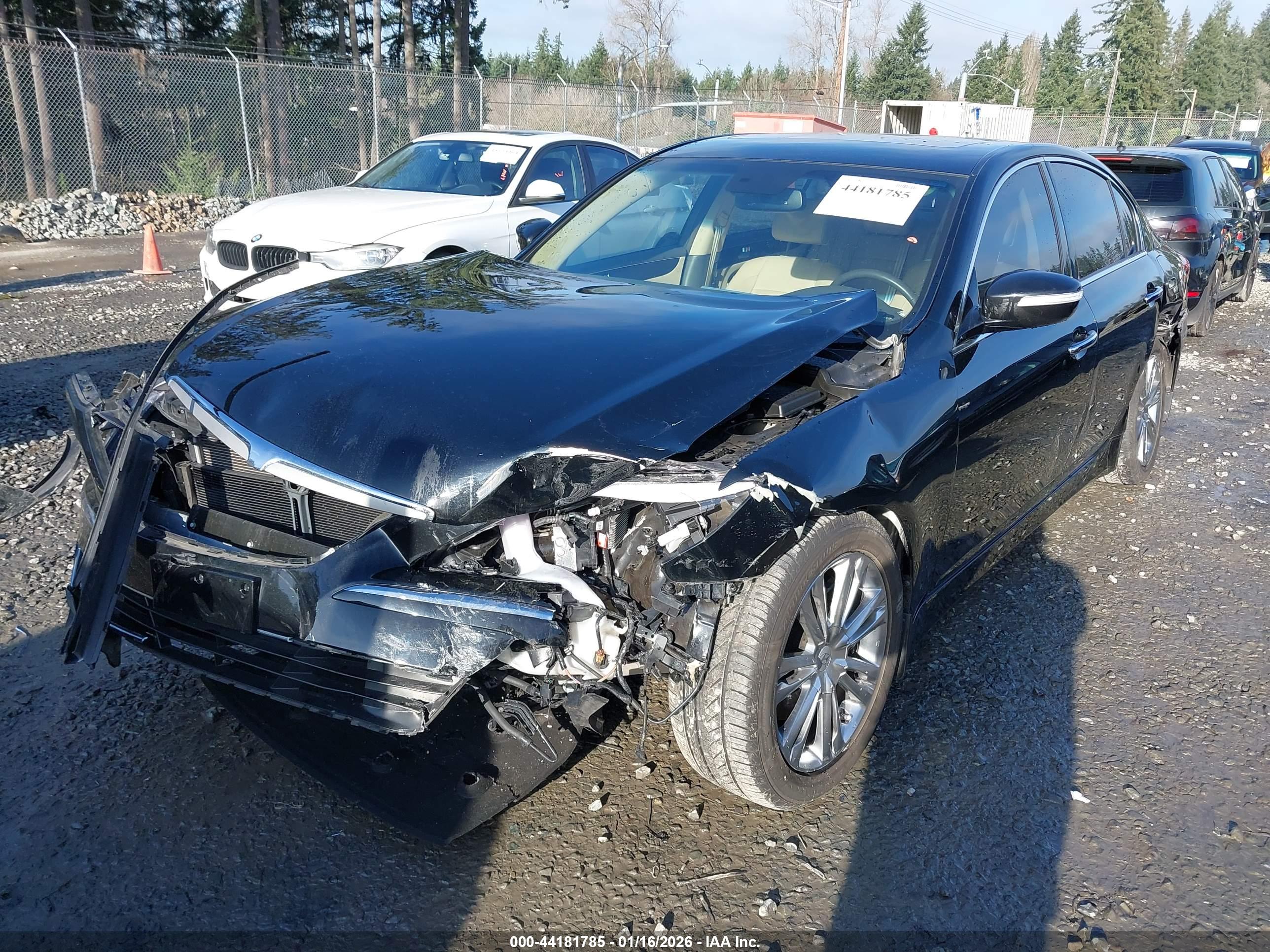 HYUNDAI GENESIS image 2