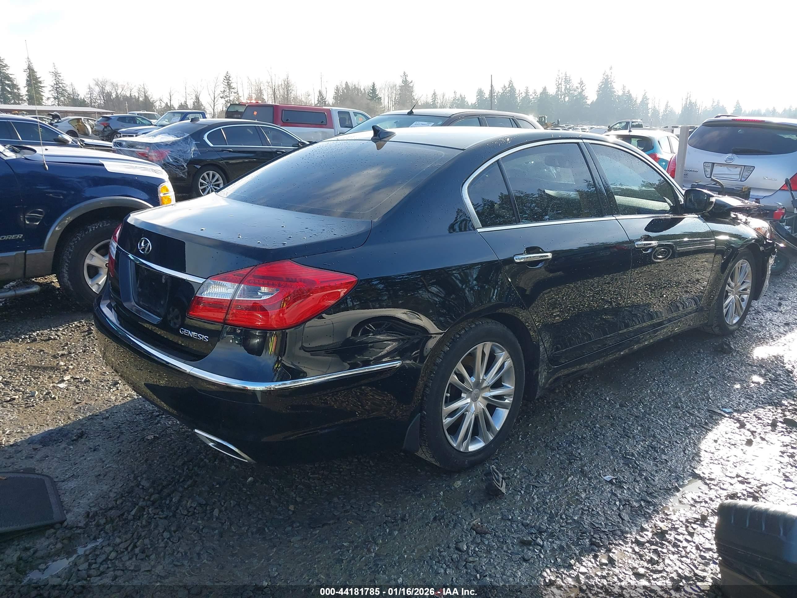HYUNDAI GENESIS image 4