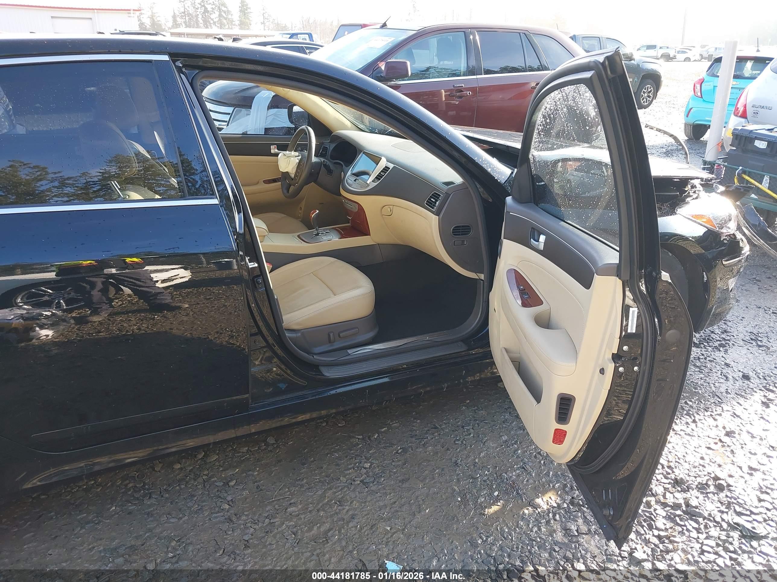 HYUNDAI GENESIS image 5