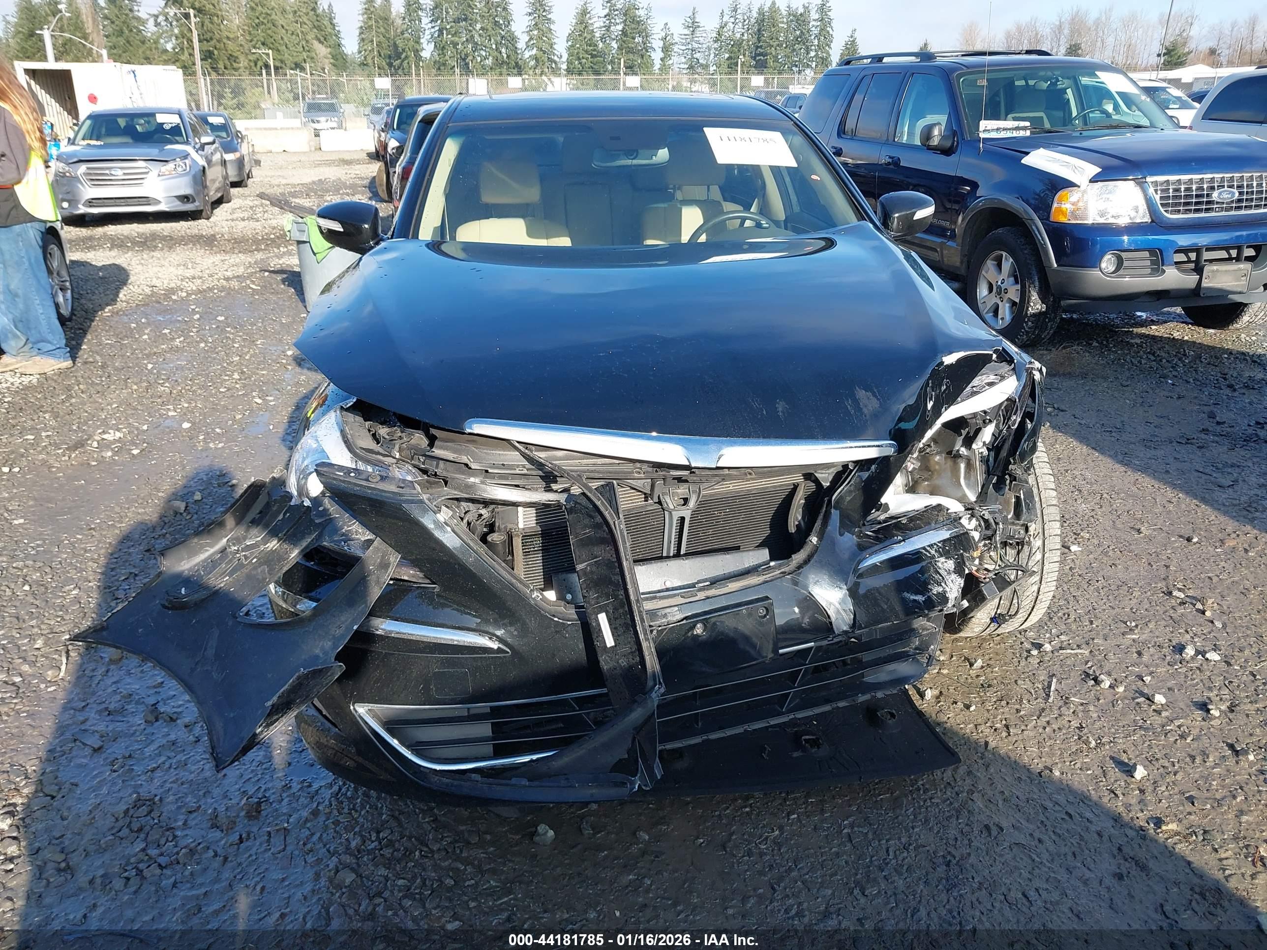 HYUNDAI GENESIS image 6