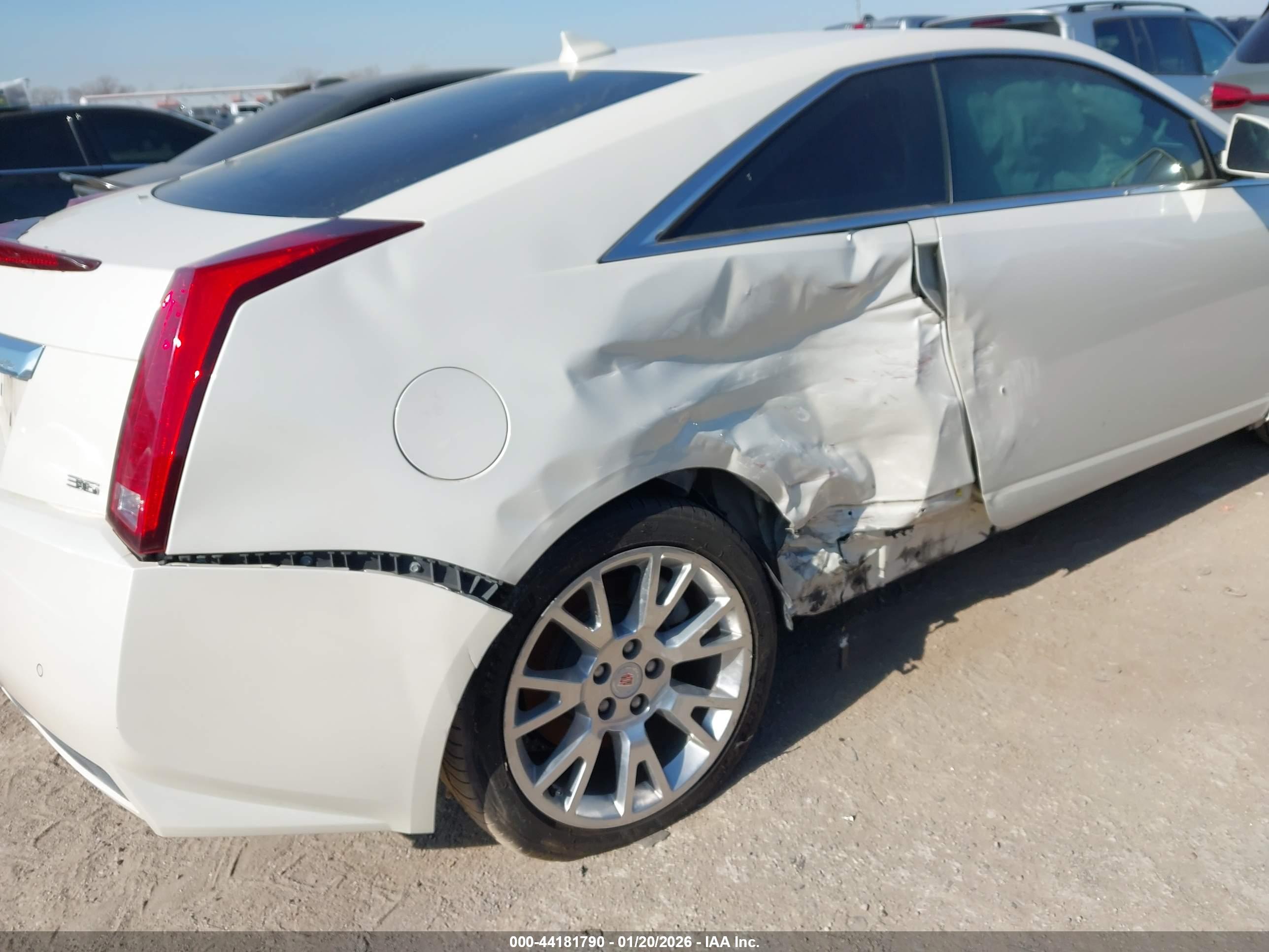 CADILLAC CTS image 6