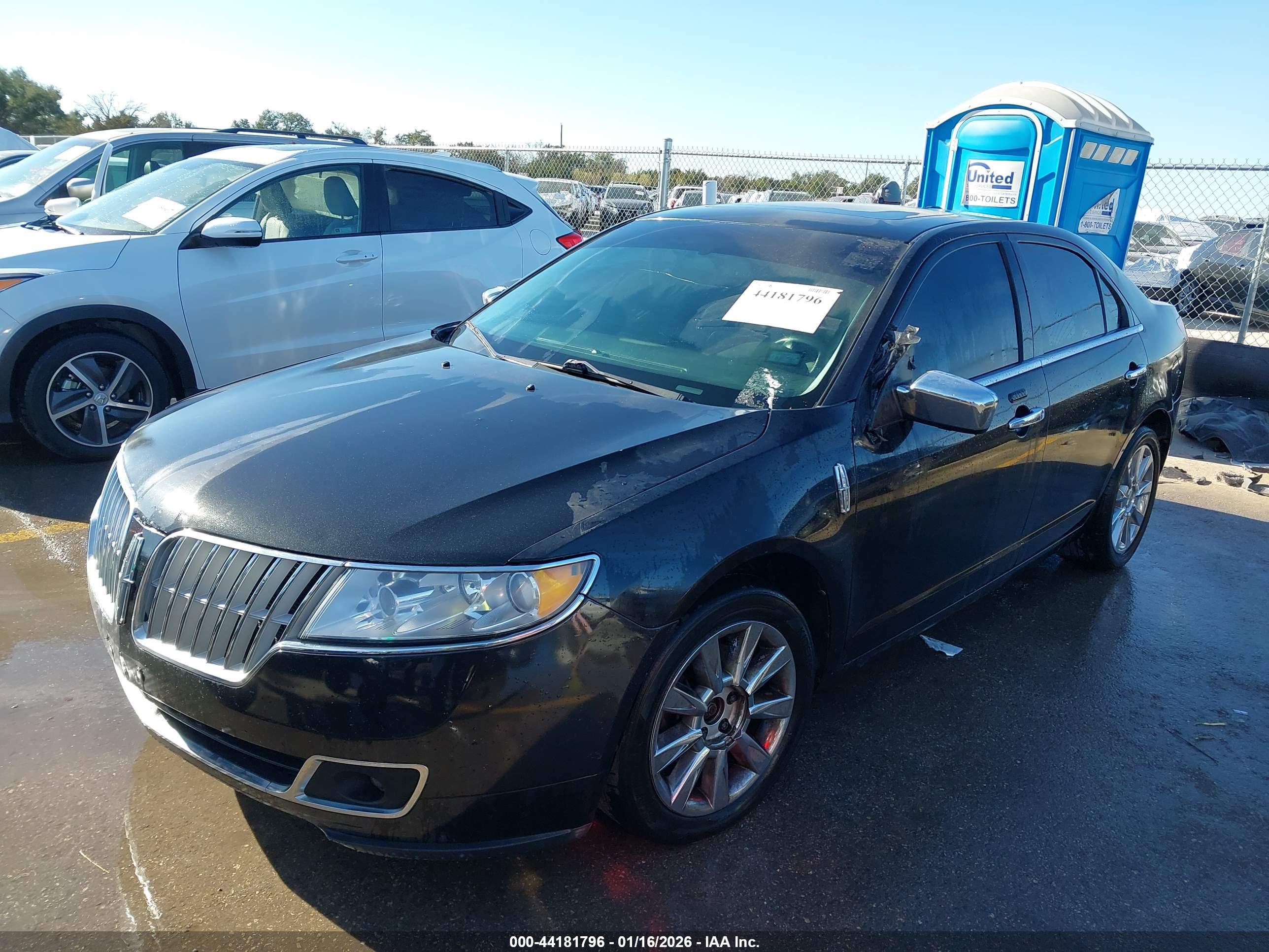 LINCOLN MKZ image 2