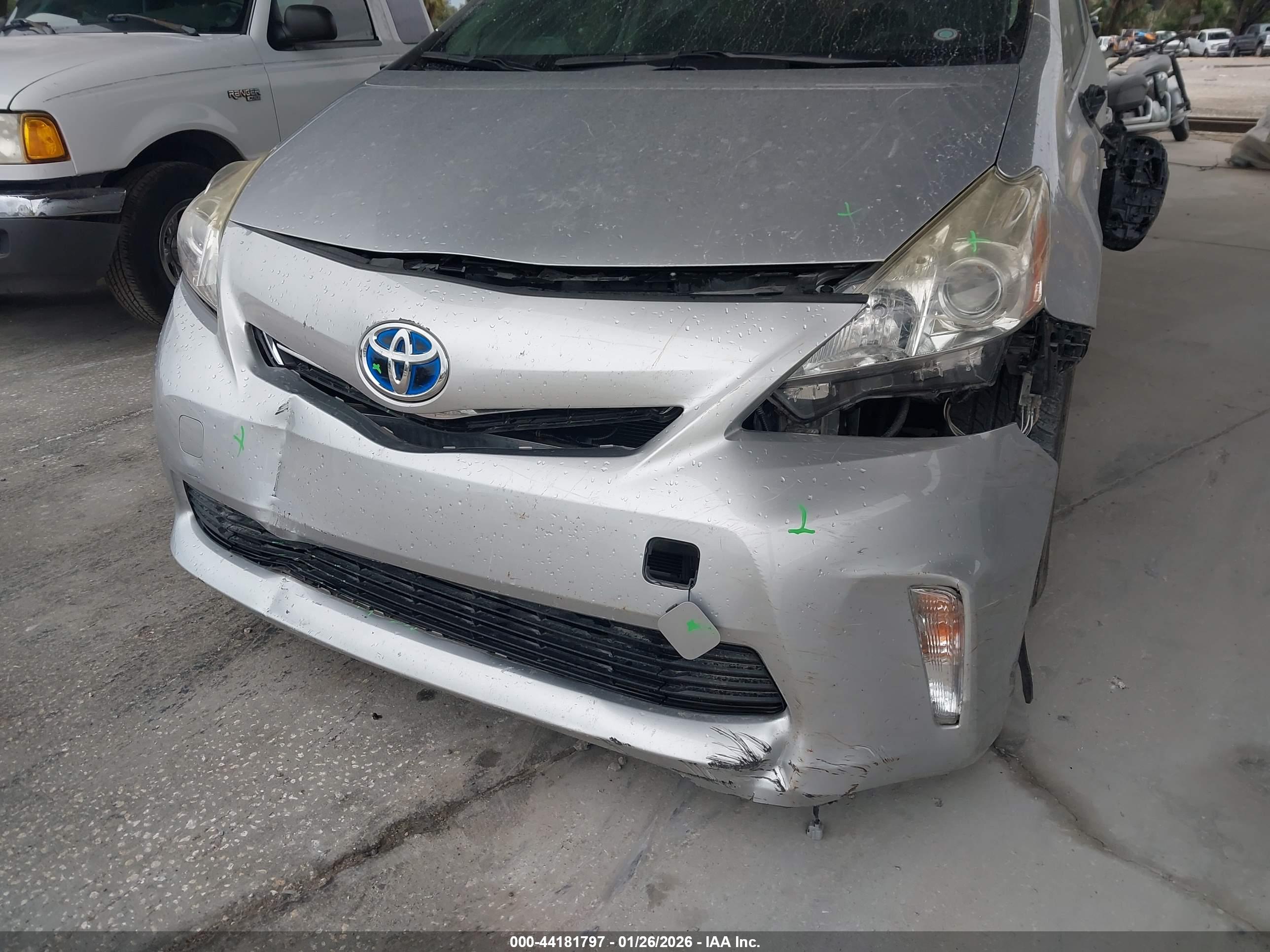 TOYOTA PRIUS image 6