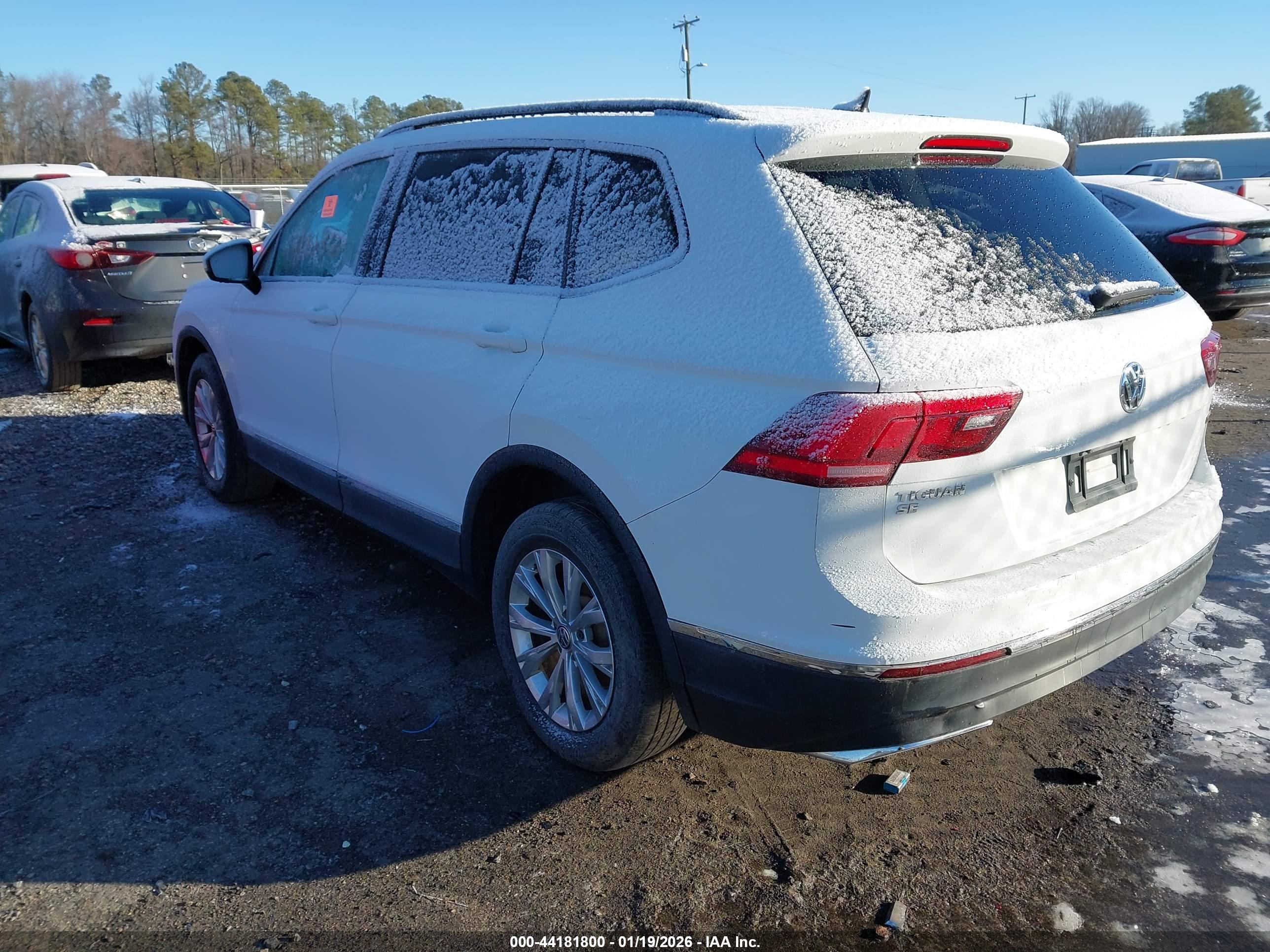VOLKSWAGEN TIGUAN image 3