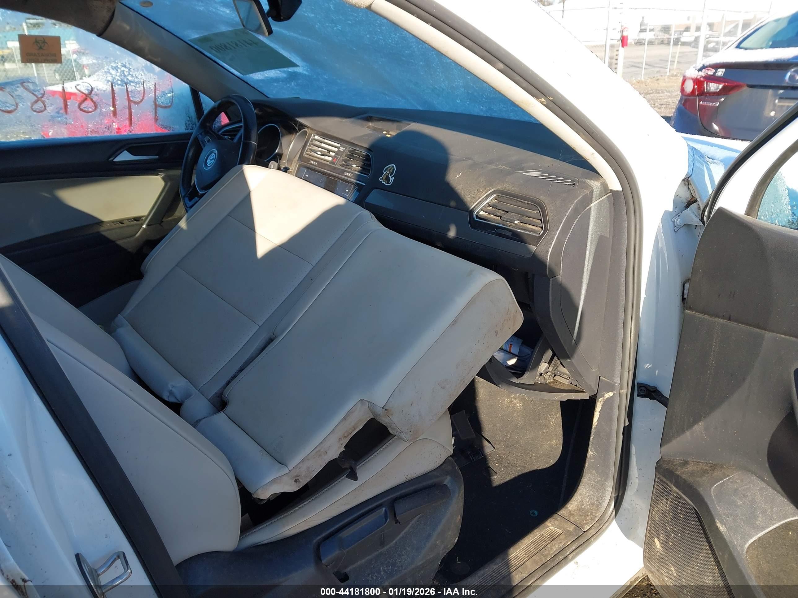 VOLKSWAGEN TIGUAN image 5