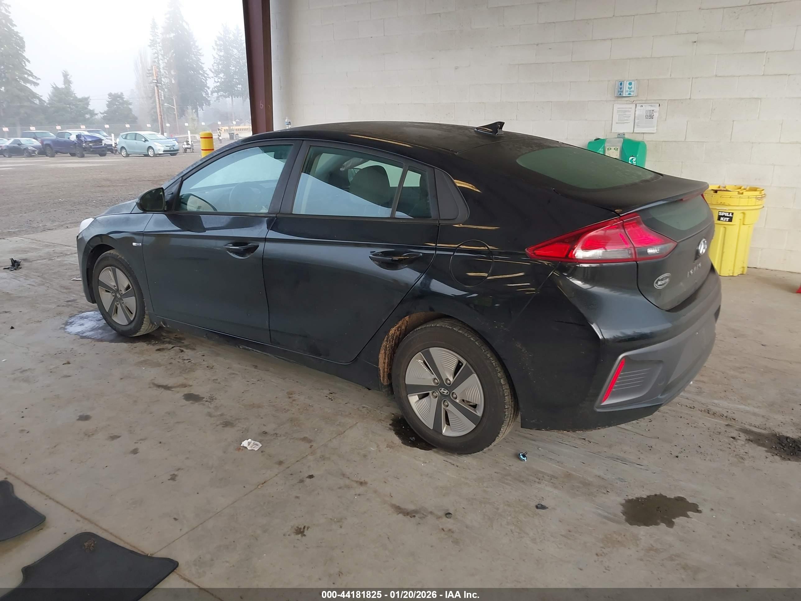 HYUNDAI IONIQ image 3