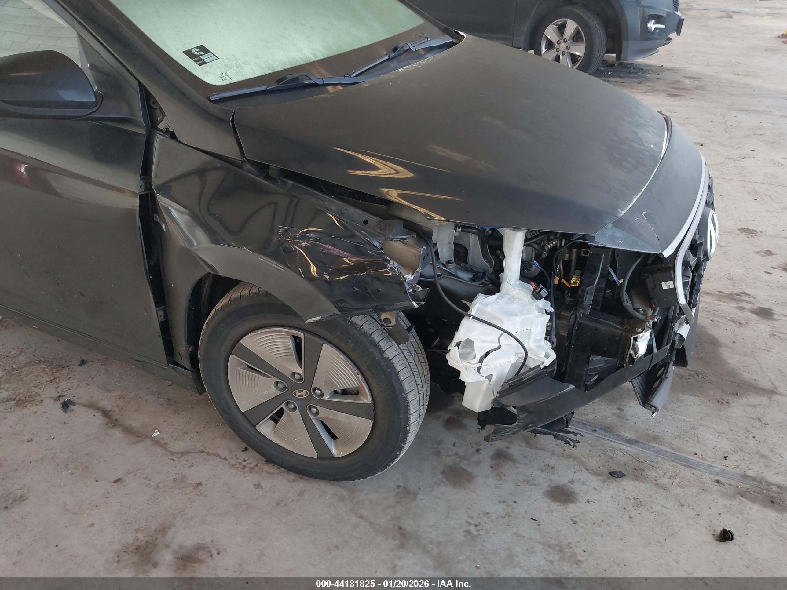 HYUNDAI IONIQ image 6