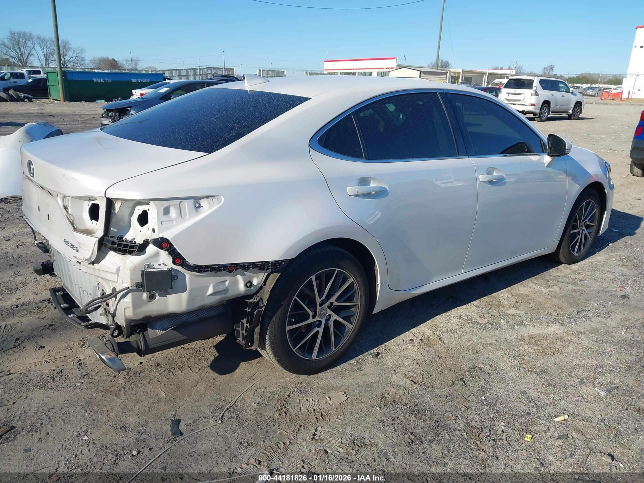 LEXUS ES image 4