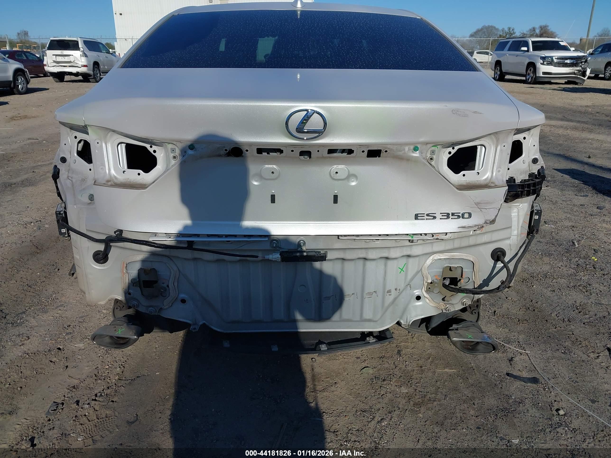 LEXUS ES image 6