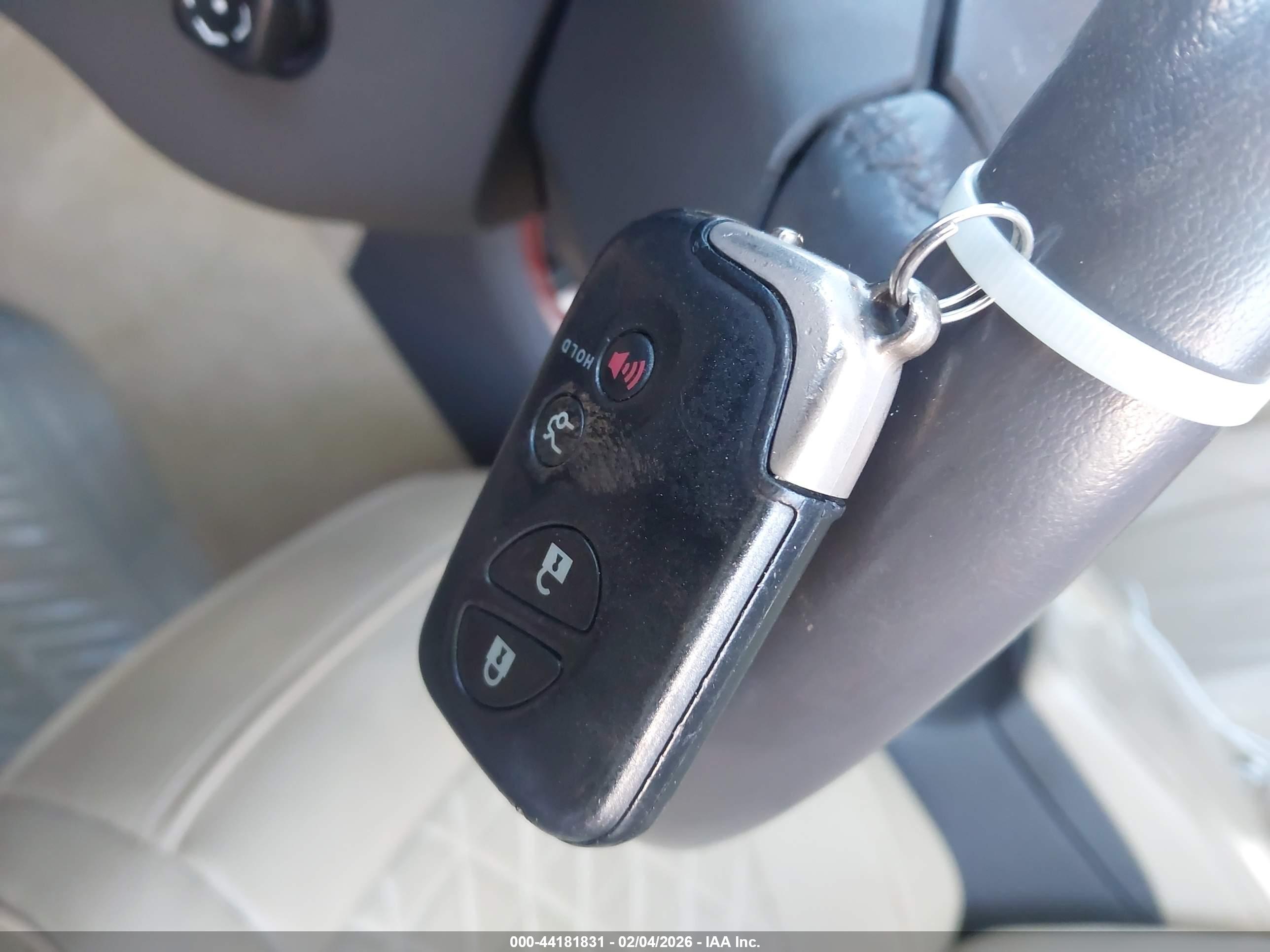 LEXUS ES image 11