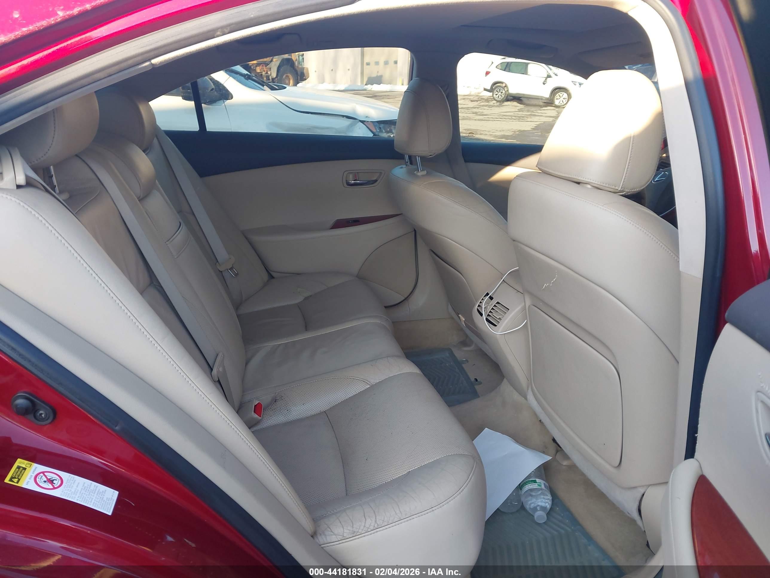 LEXUS ES image 8