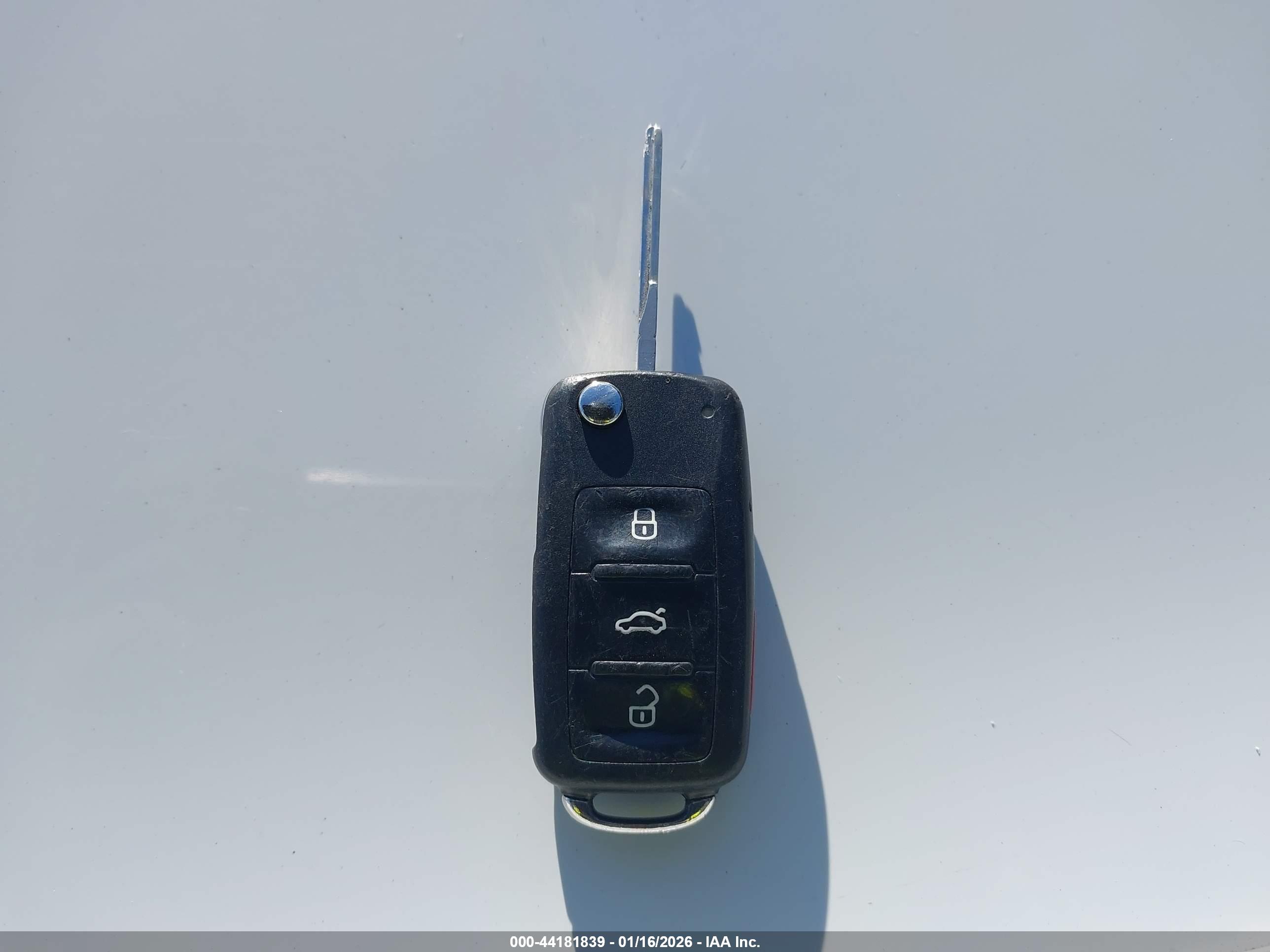VOLKSWAGEN GTI image 11