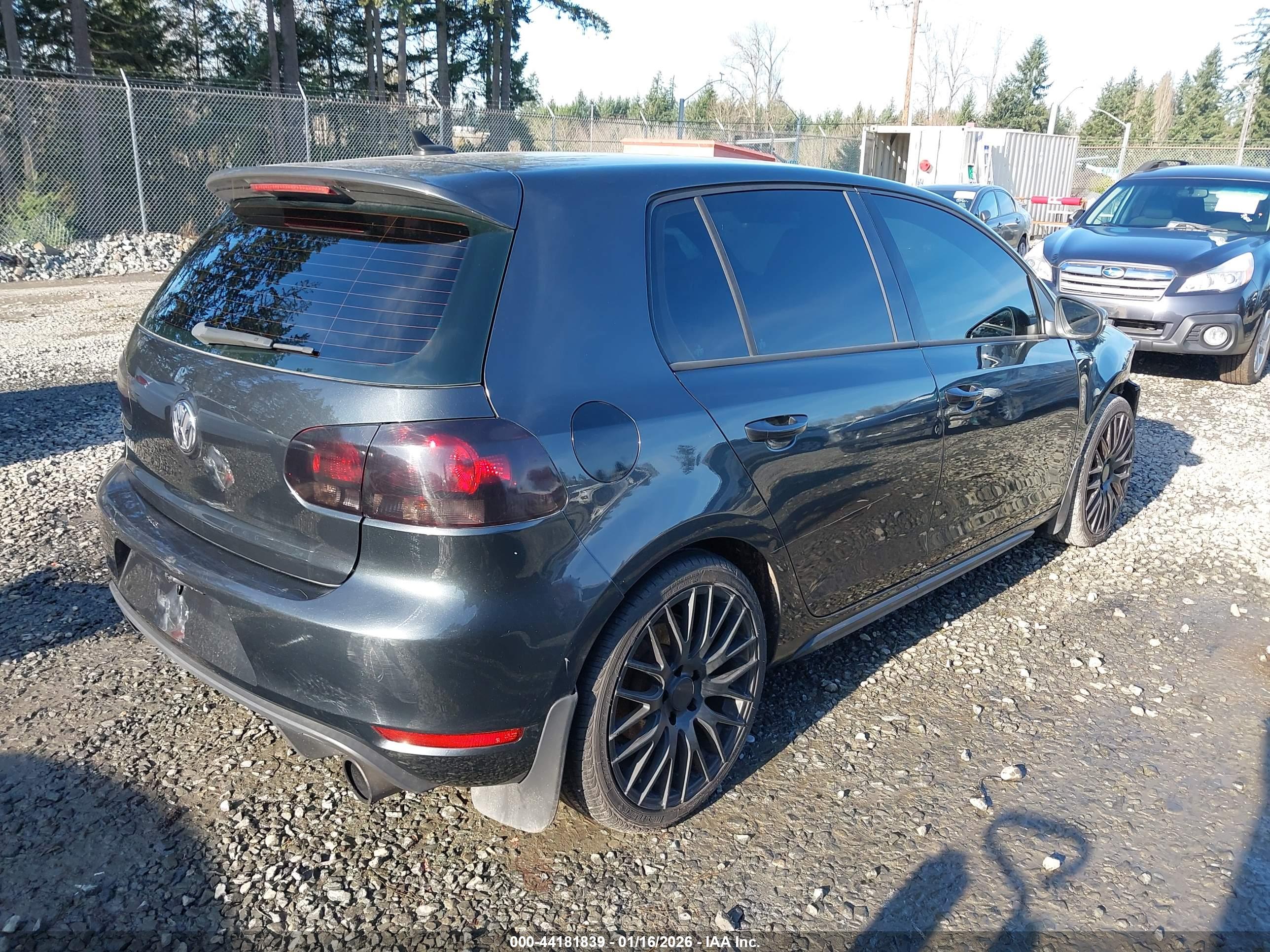 VOLKSWAGEN GTI image 4