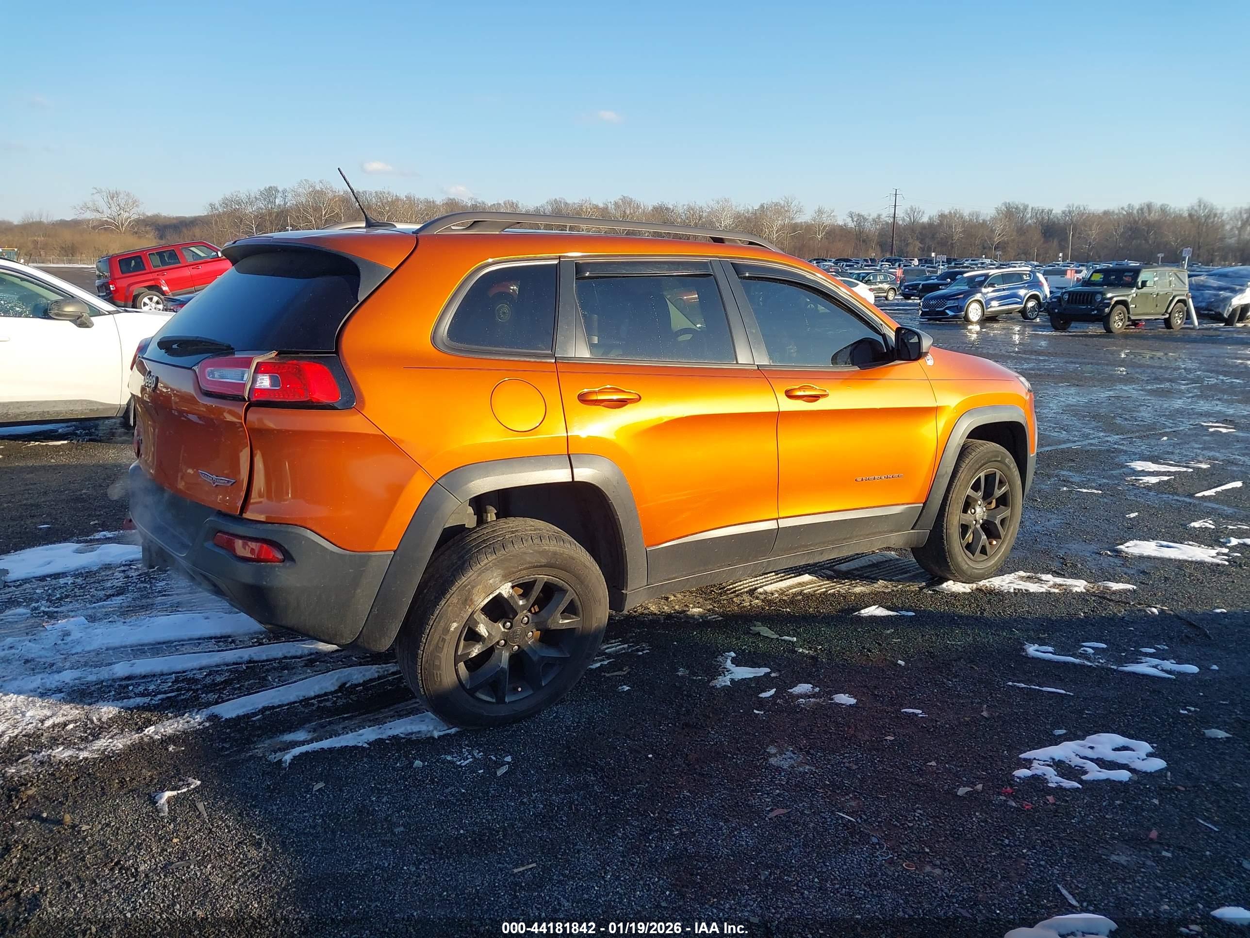JEEP CHEROKEE image 4
