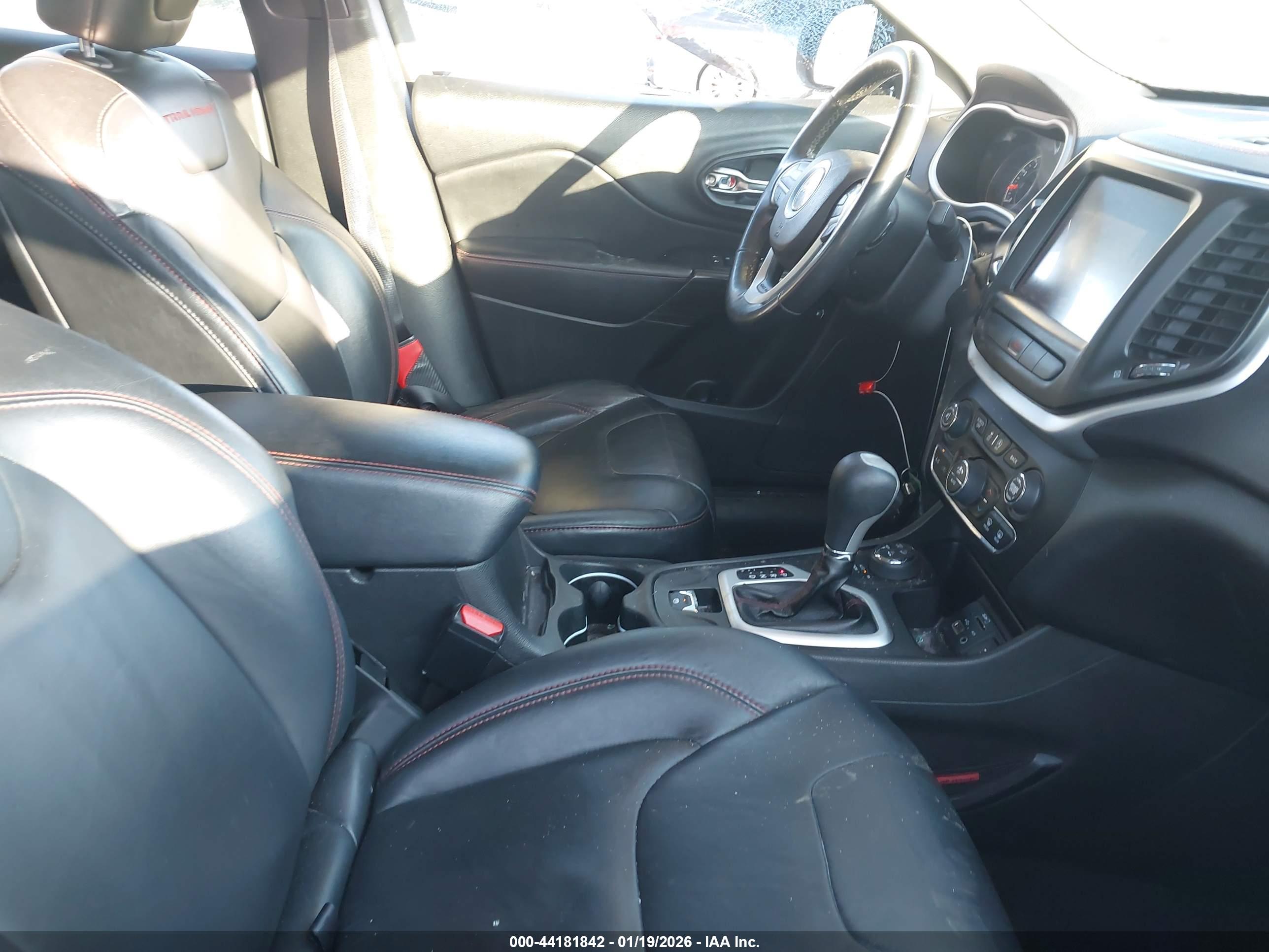 JEEP CHEROKEE image 5