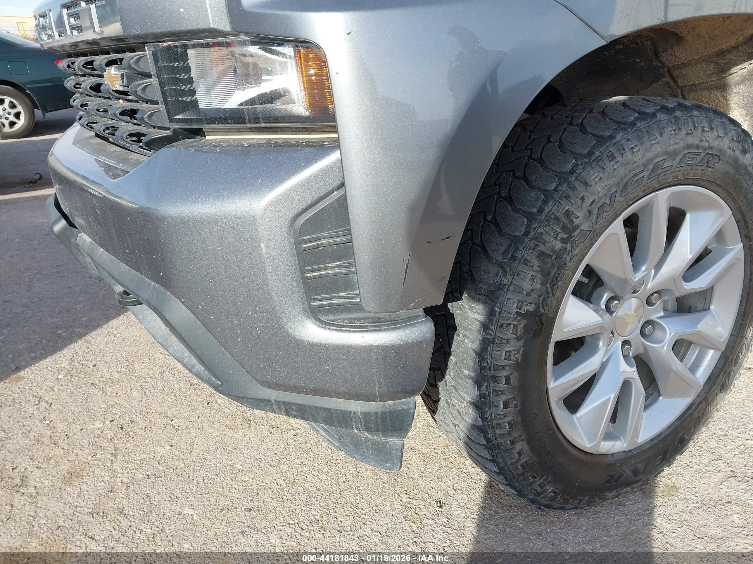 CHEVROLET SILVERADO image 6