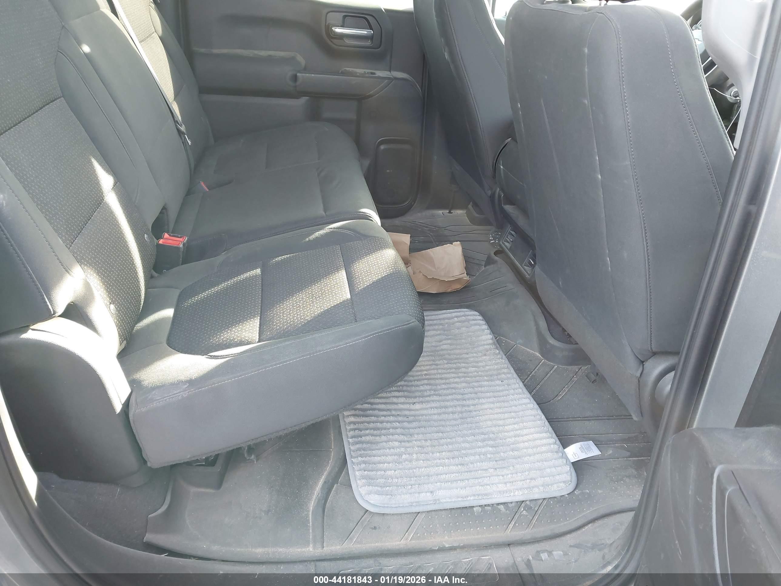 CHEVROLET SILVERADO image 8
