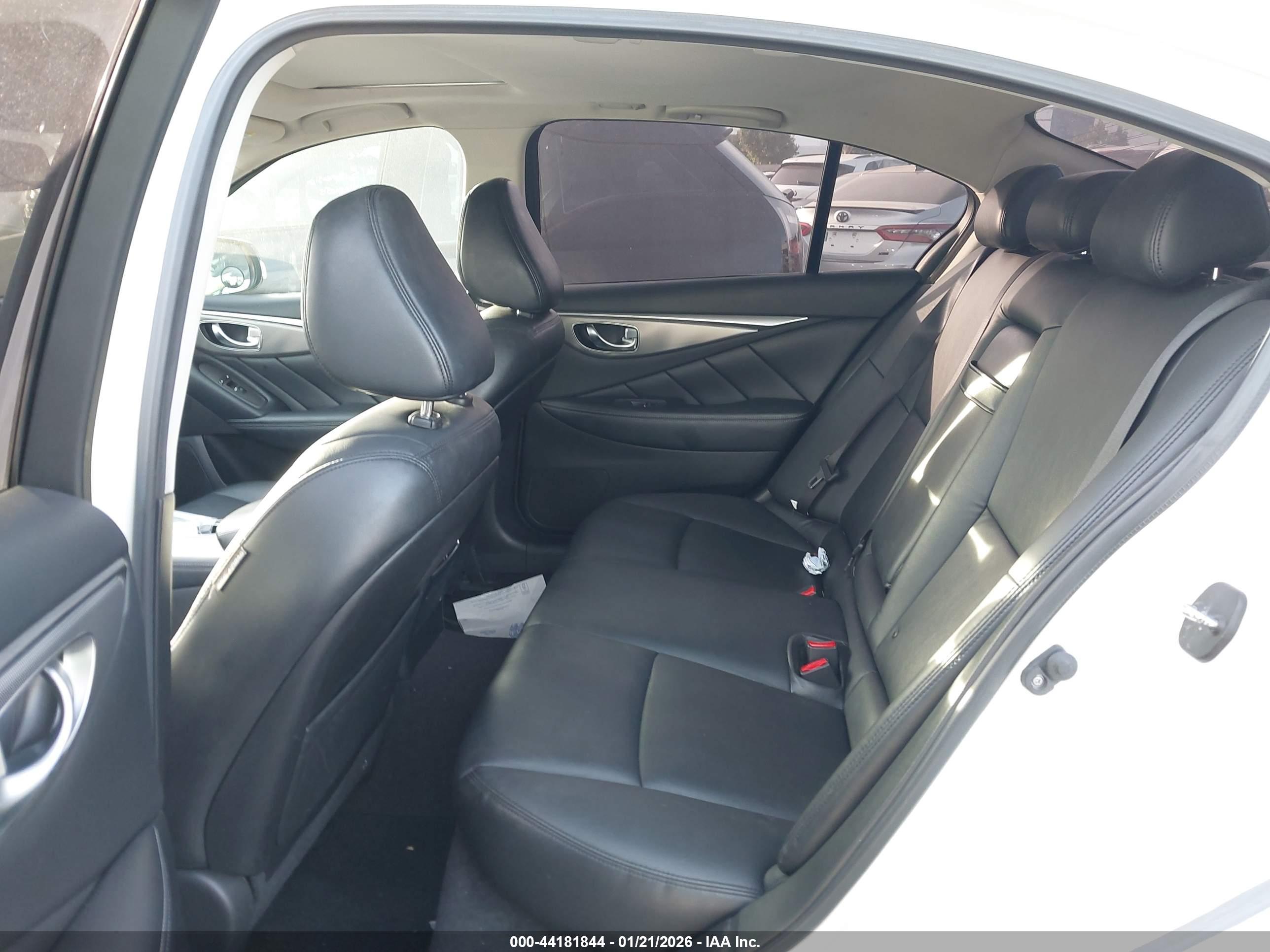 INFINITI Q50 image 8