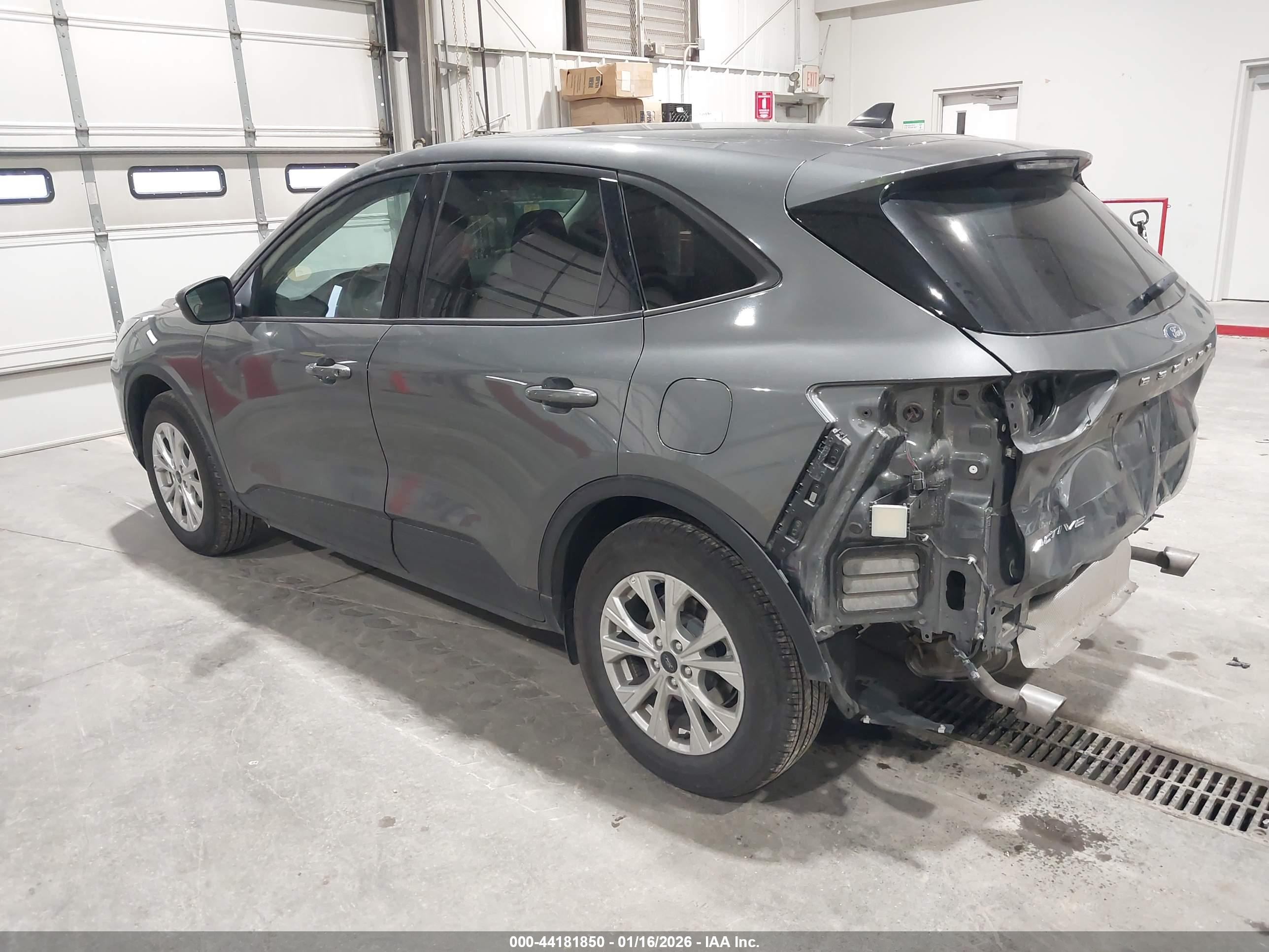 FORD ESCAPE image 3