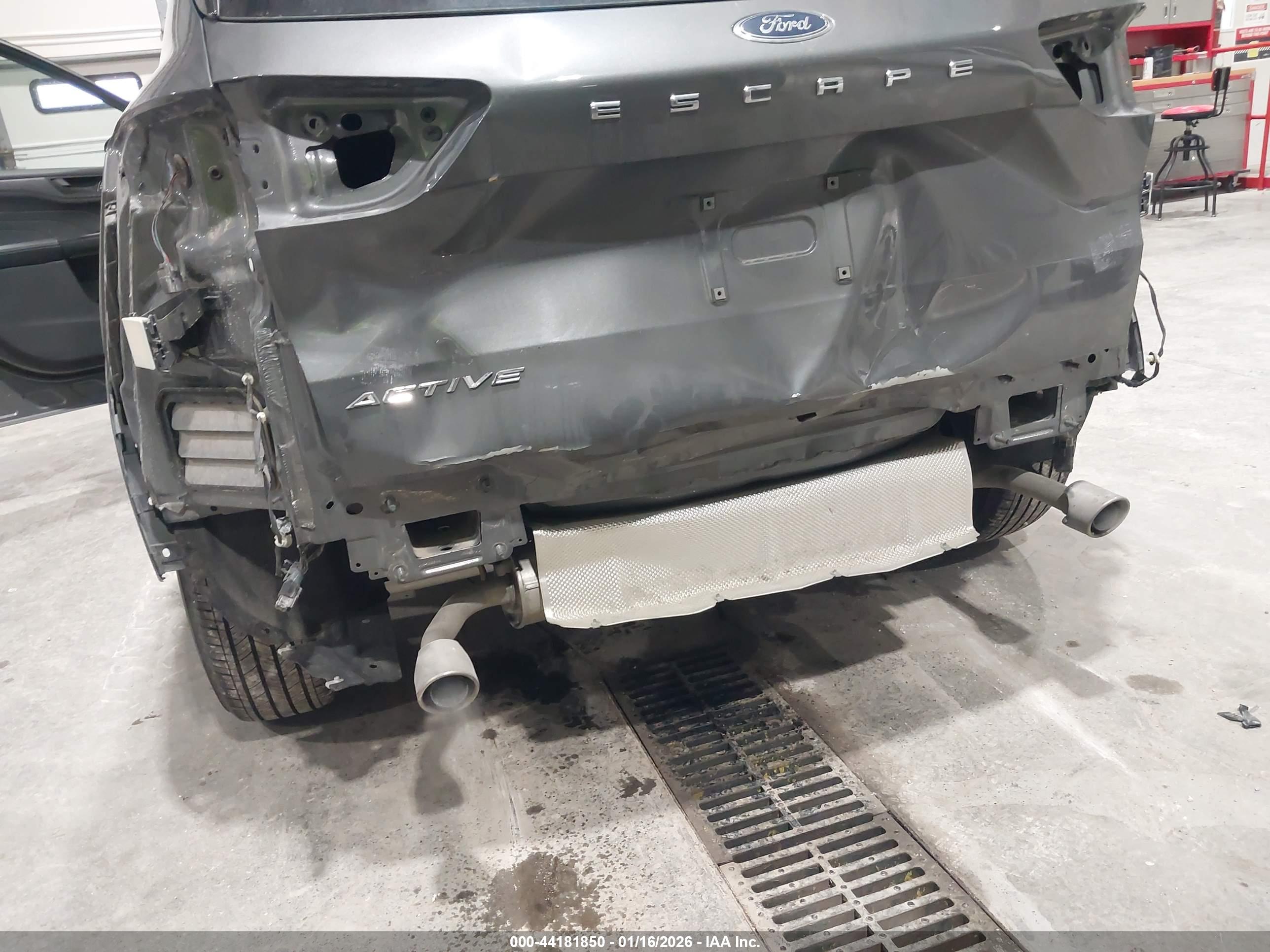 FORD ESCAPE image 6