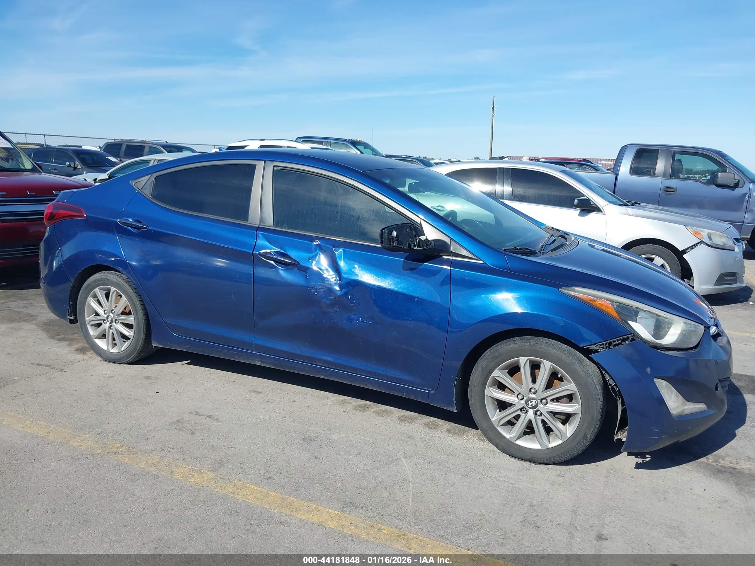 HYUNDAI ELANTRA image 6