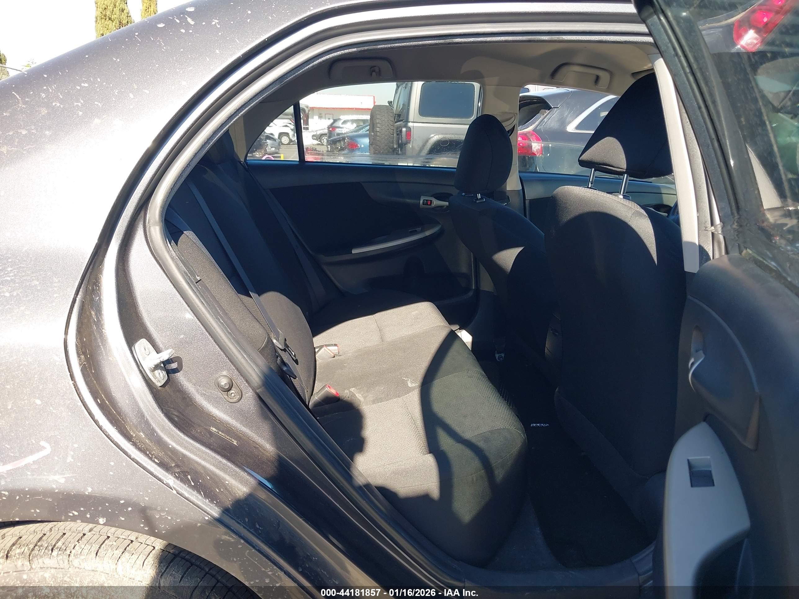 TOYOTA COROLLA image 8