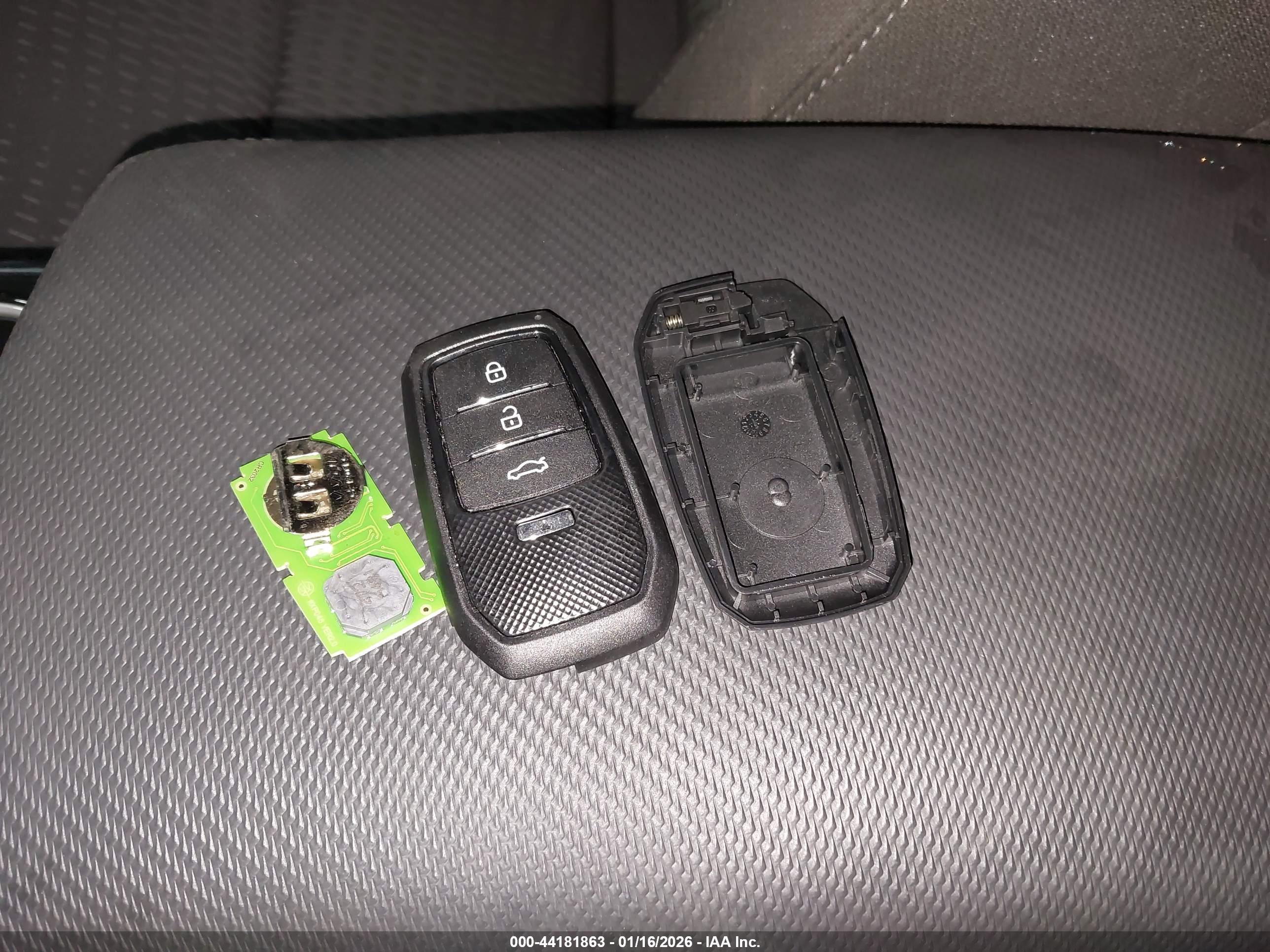 CHEVROLET EQUINOX image 11