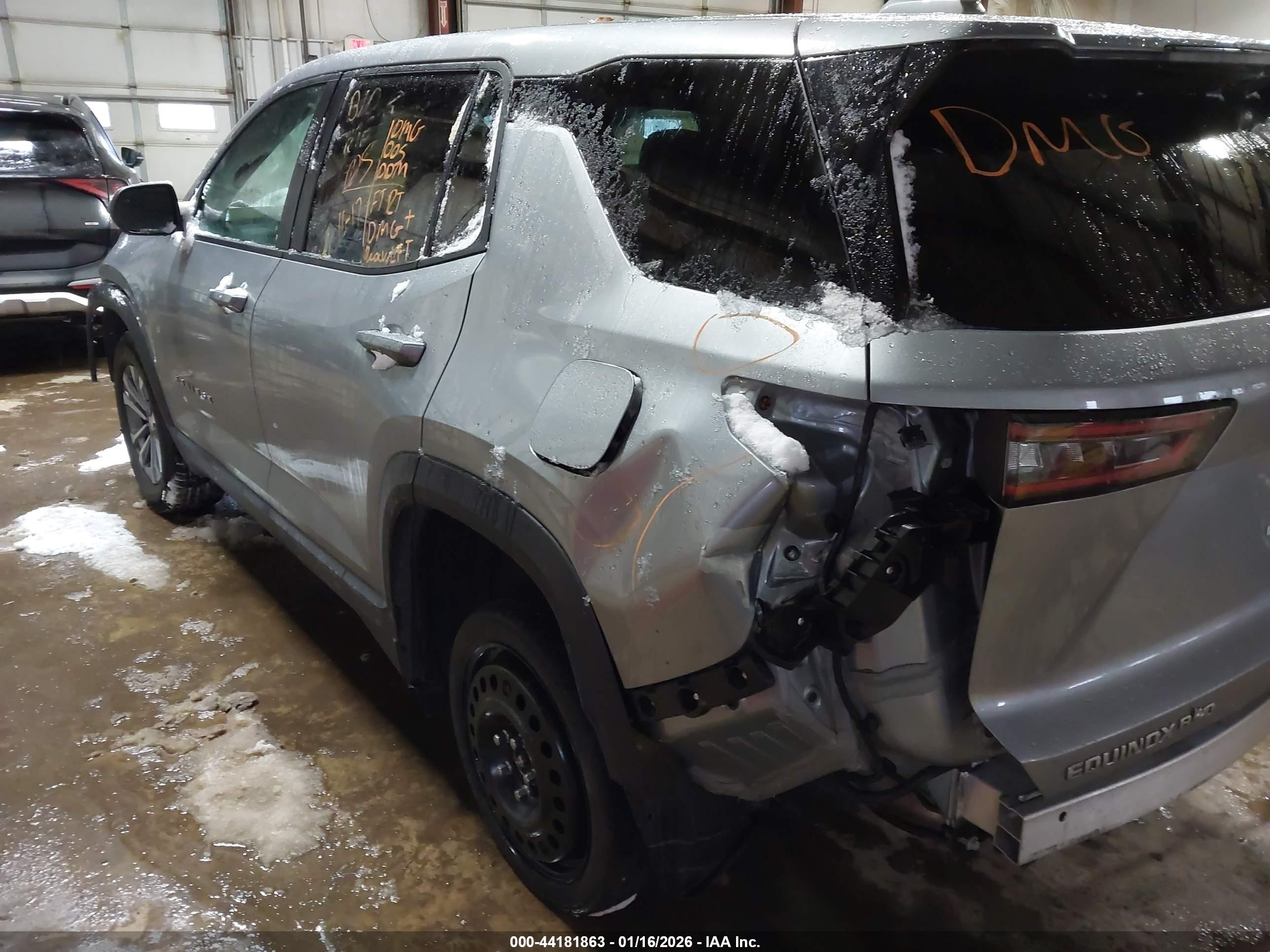 CHEVROLET EQUINOX image 3