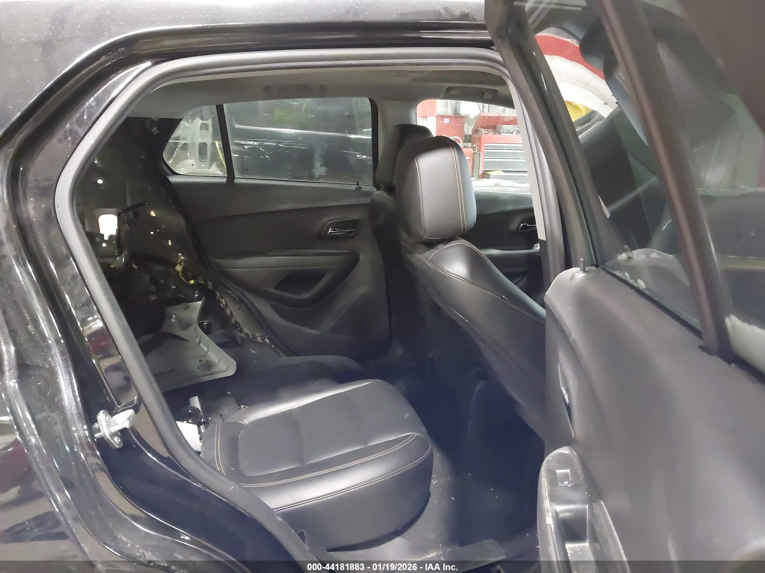 CHEVROLET TRAX image 8