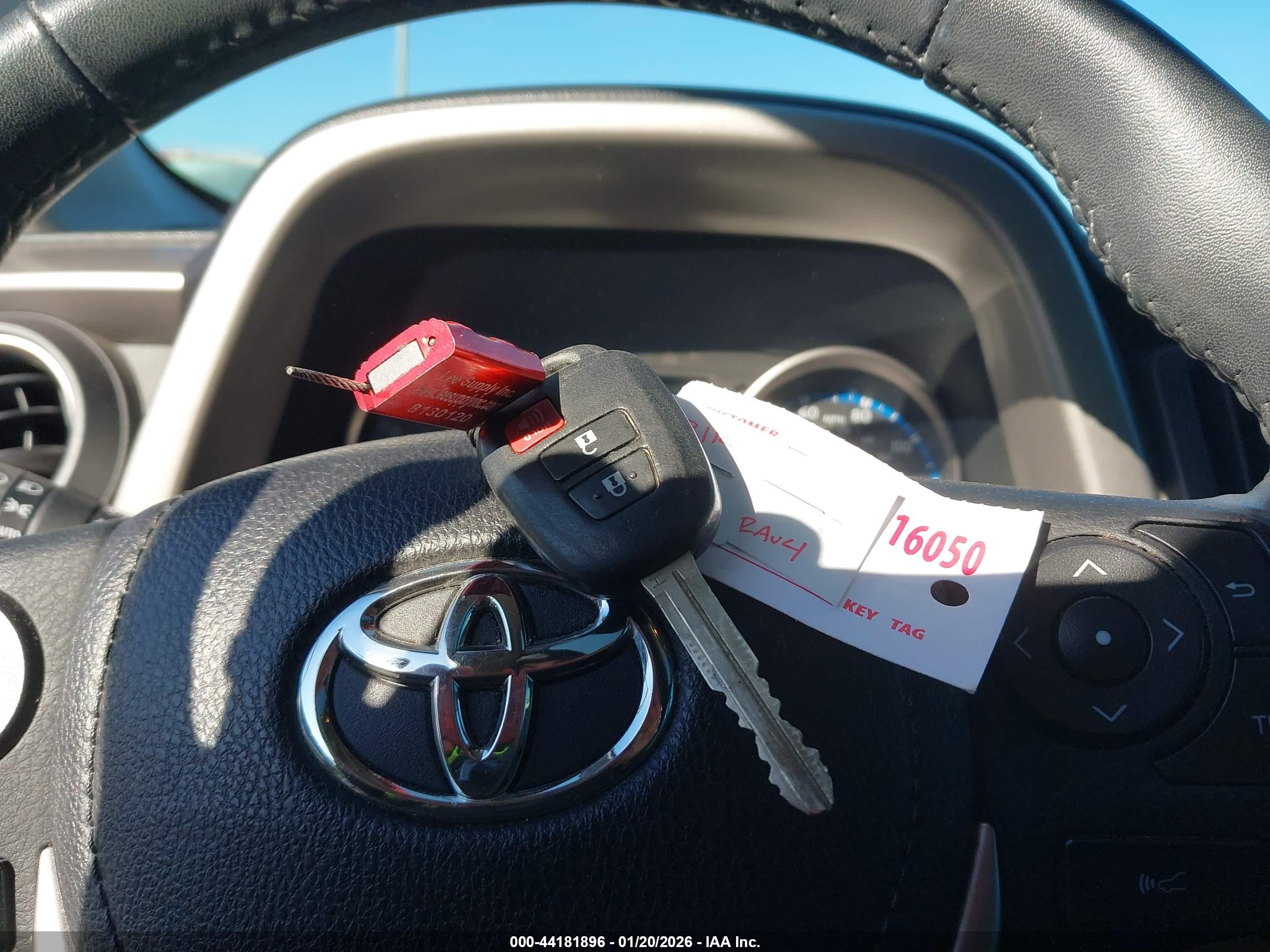 TOYOTA RAV4 image 11