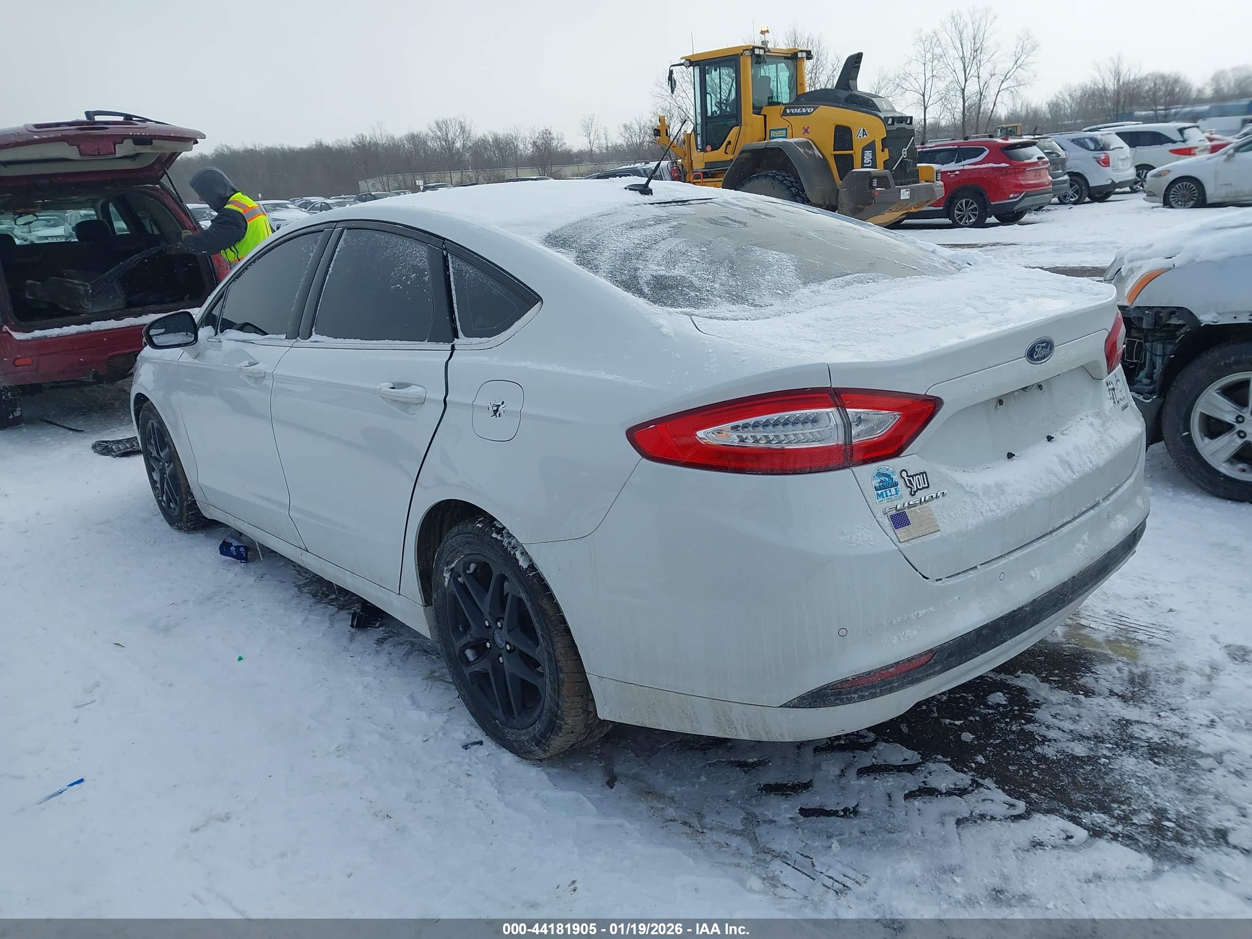 FORD FUSION image 3