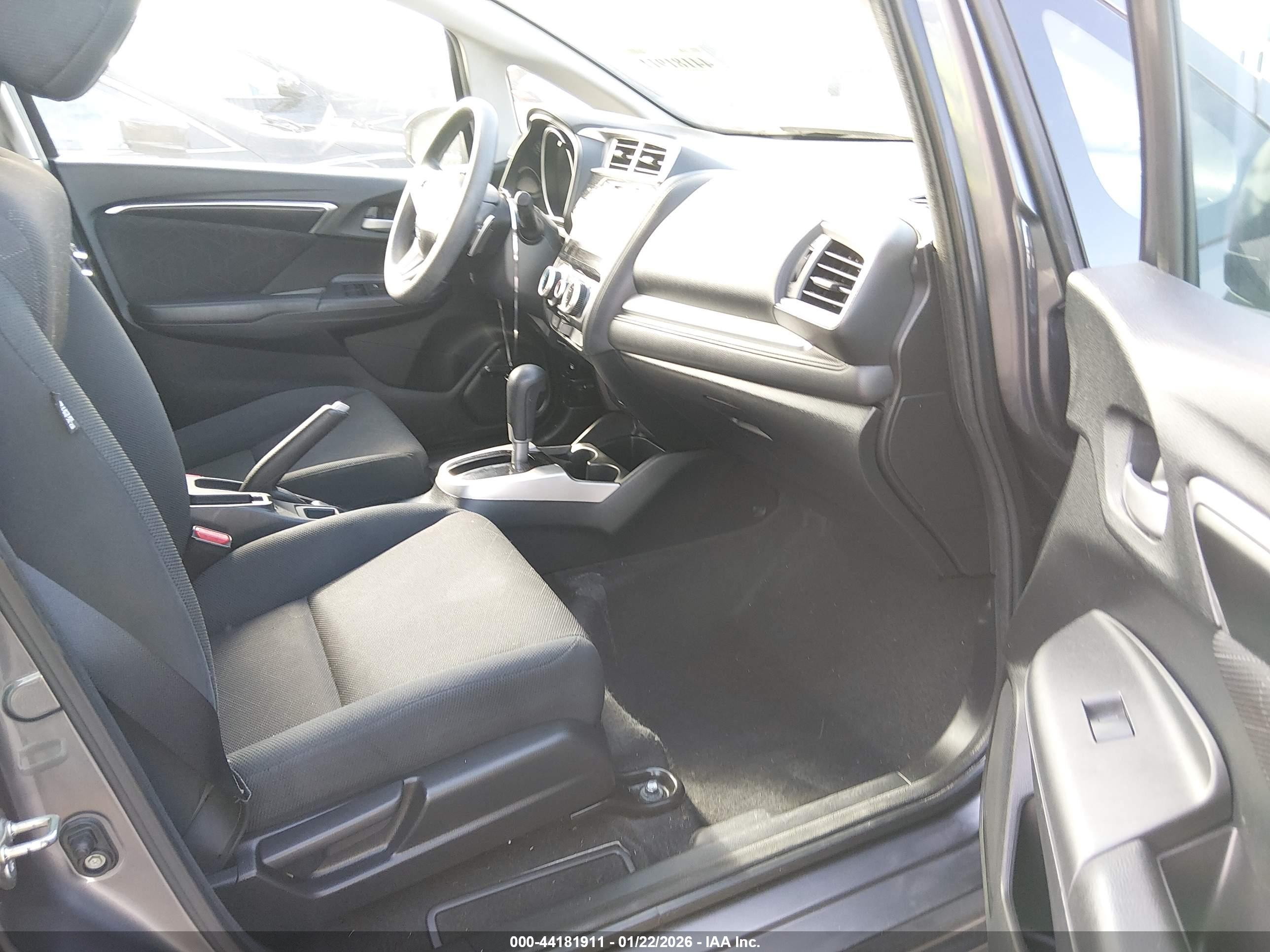 HONDA FIT image 5