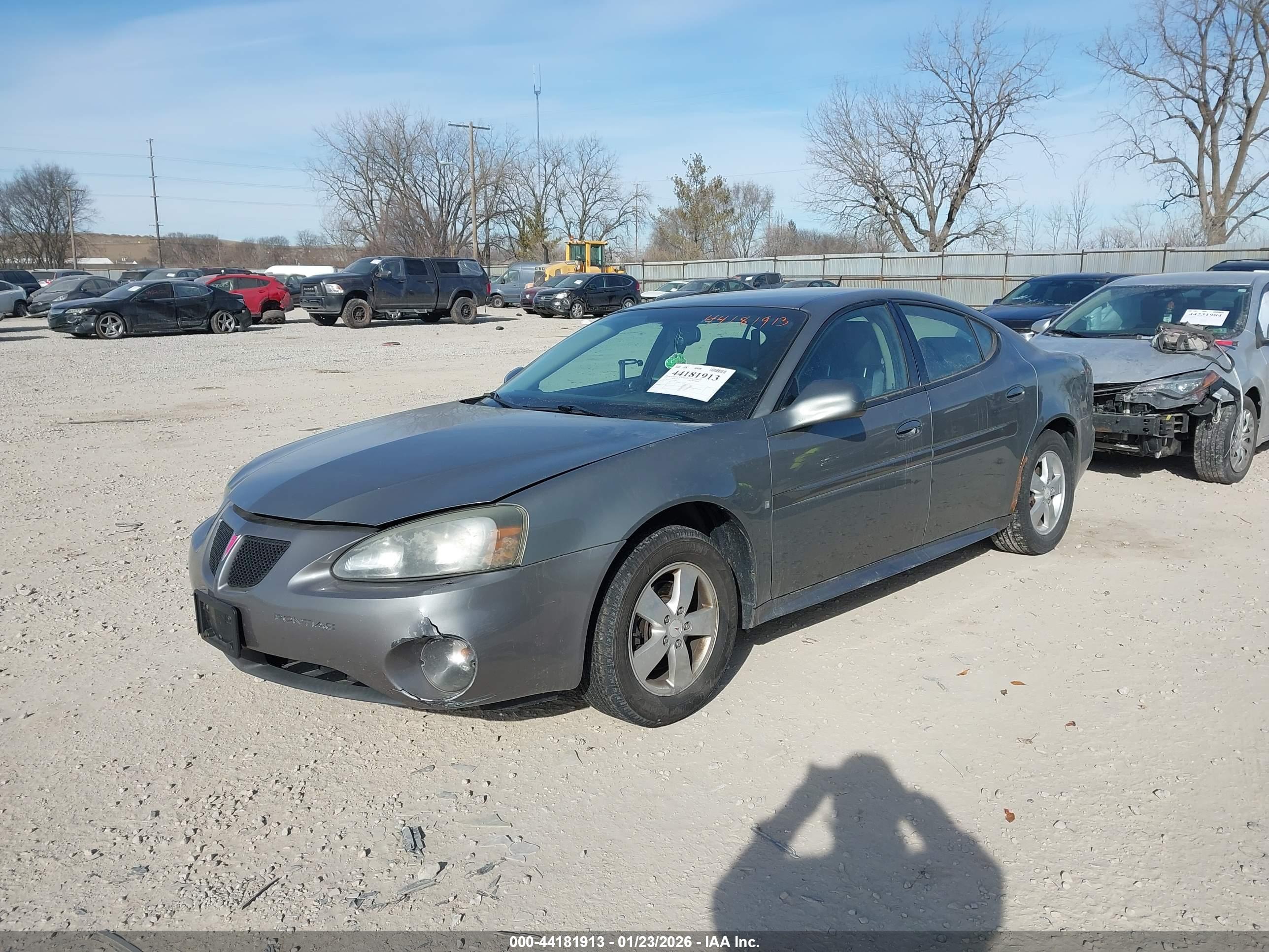 PONTIAC GRAND image 2