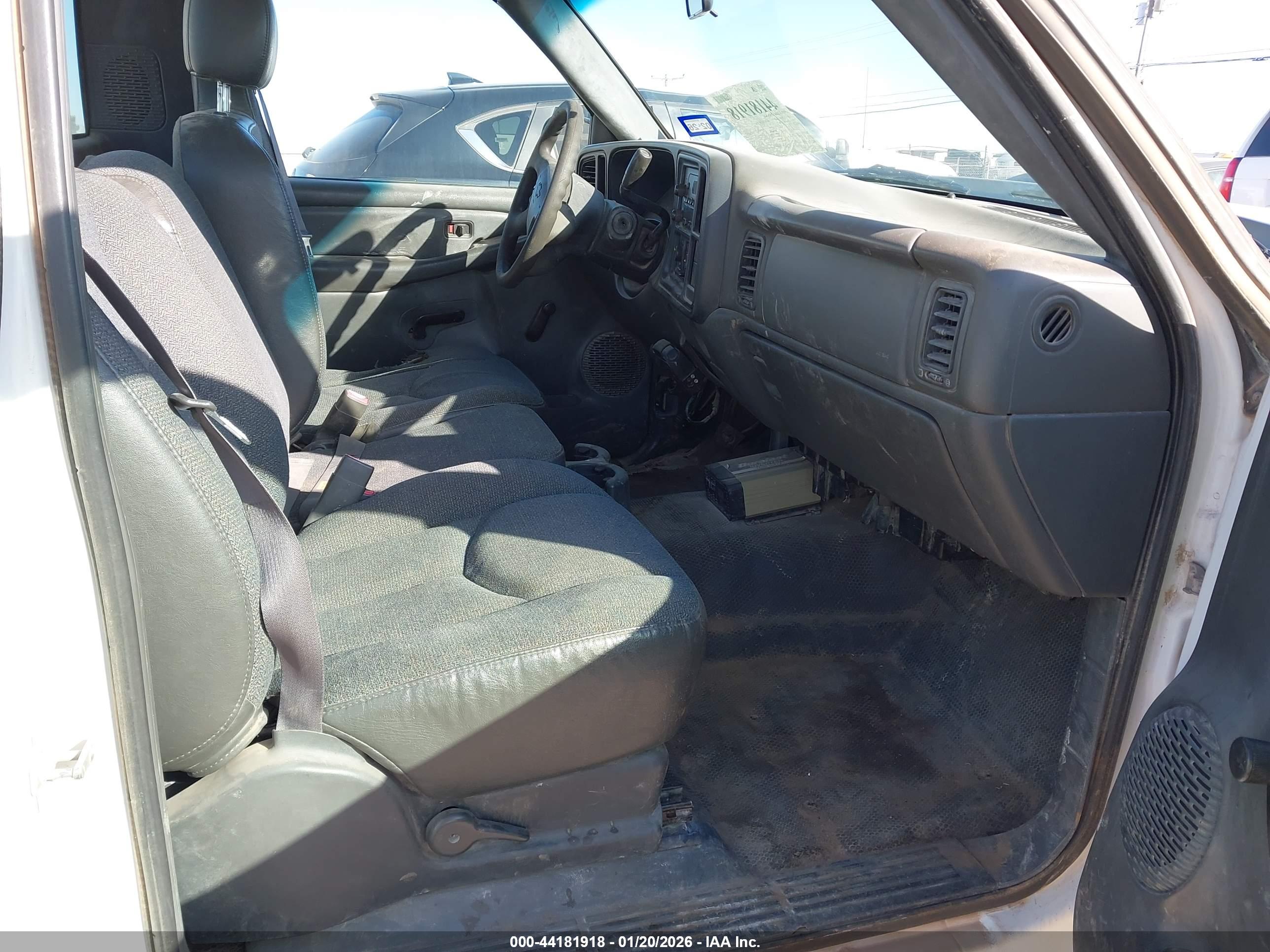 CHEVROLET SILVERADO image 8
