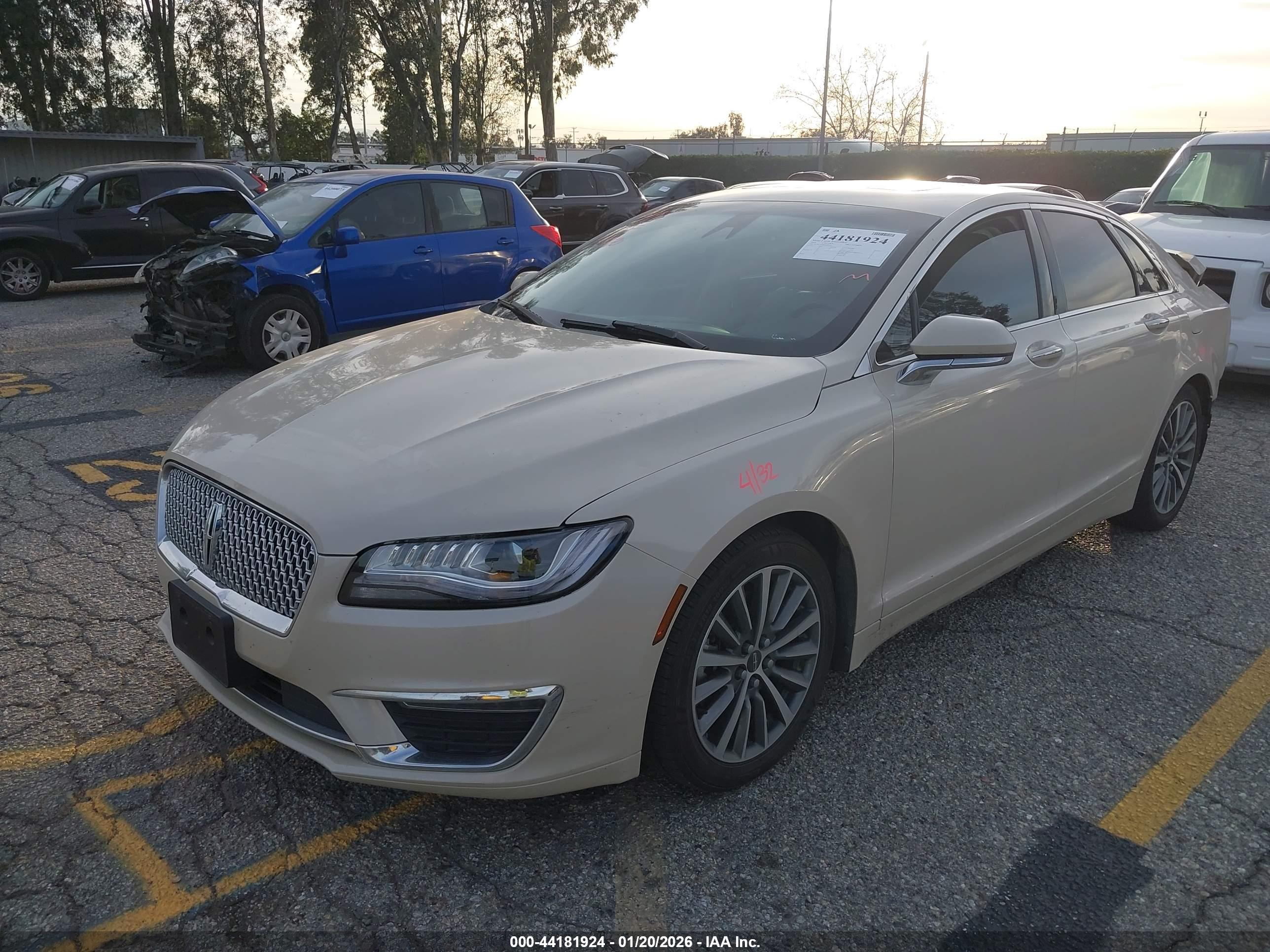 LINCOLN MKZ image 2