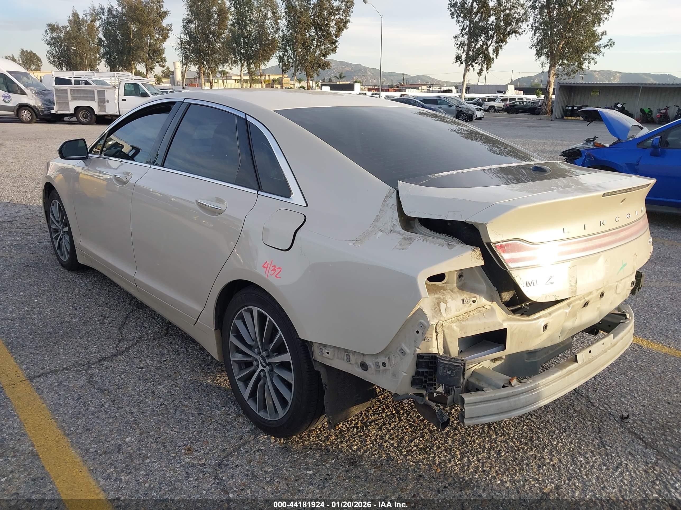 LINCOLN MKZ image 3