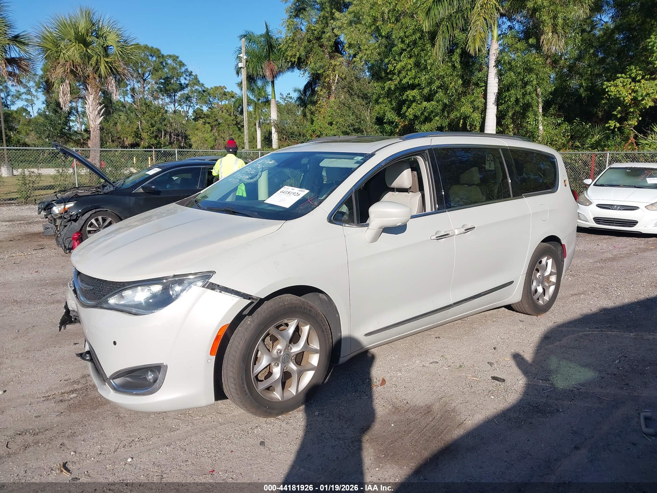 CHRYSLER PACIFICA image 2