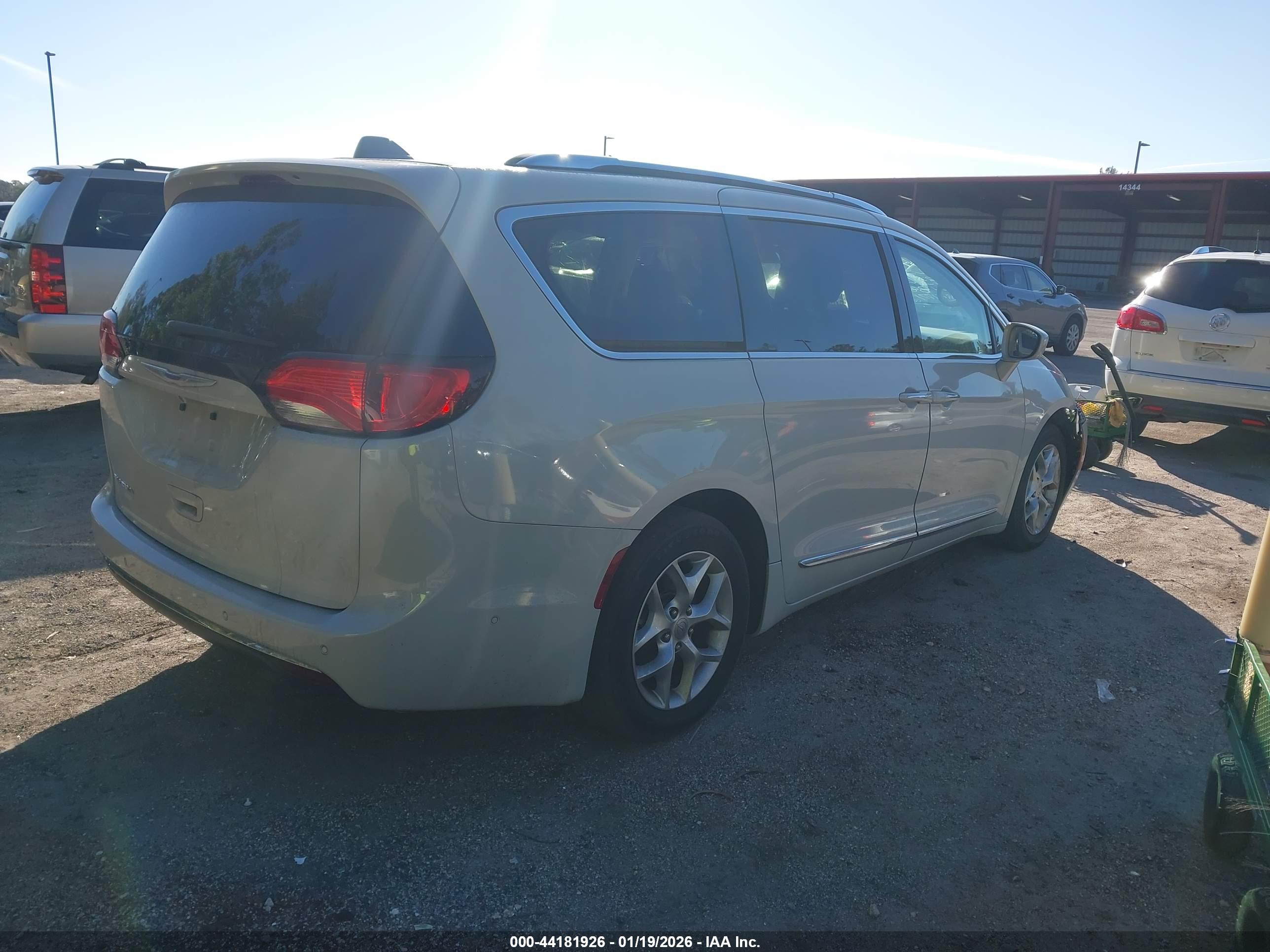 CHRYSLER PACIFICA image 4