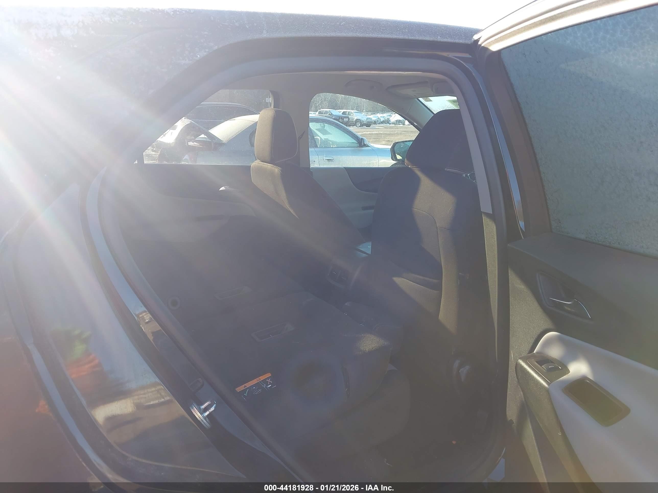 CHEVROLET EQUINOX image 8