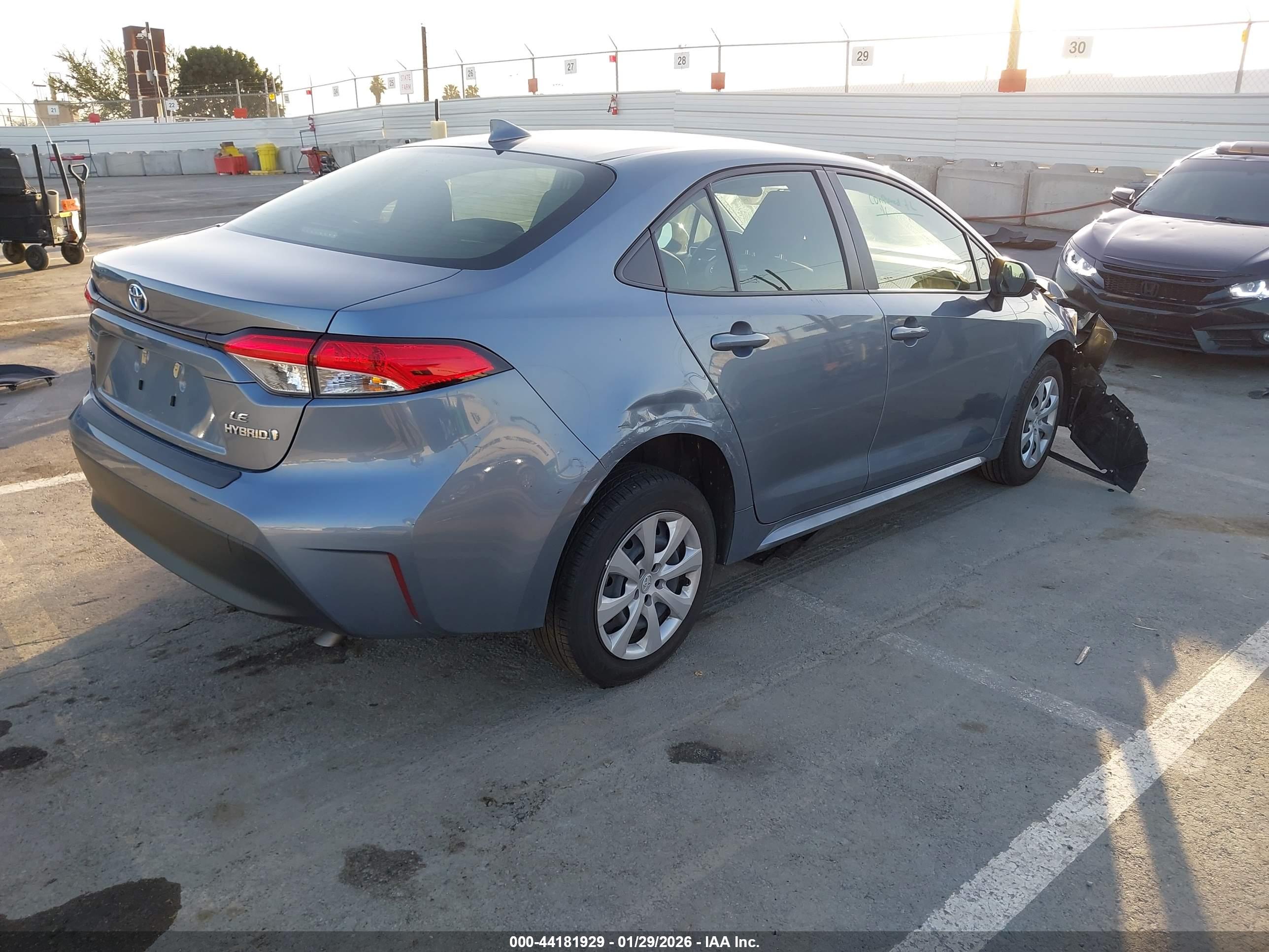 TOYOTA COROLLA image 4