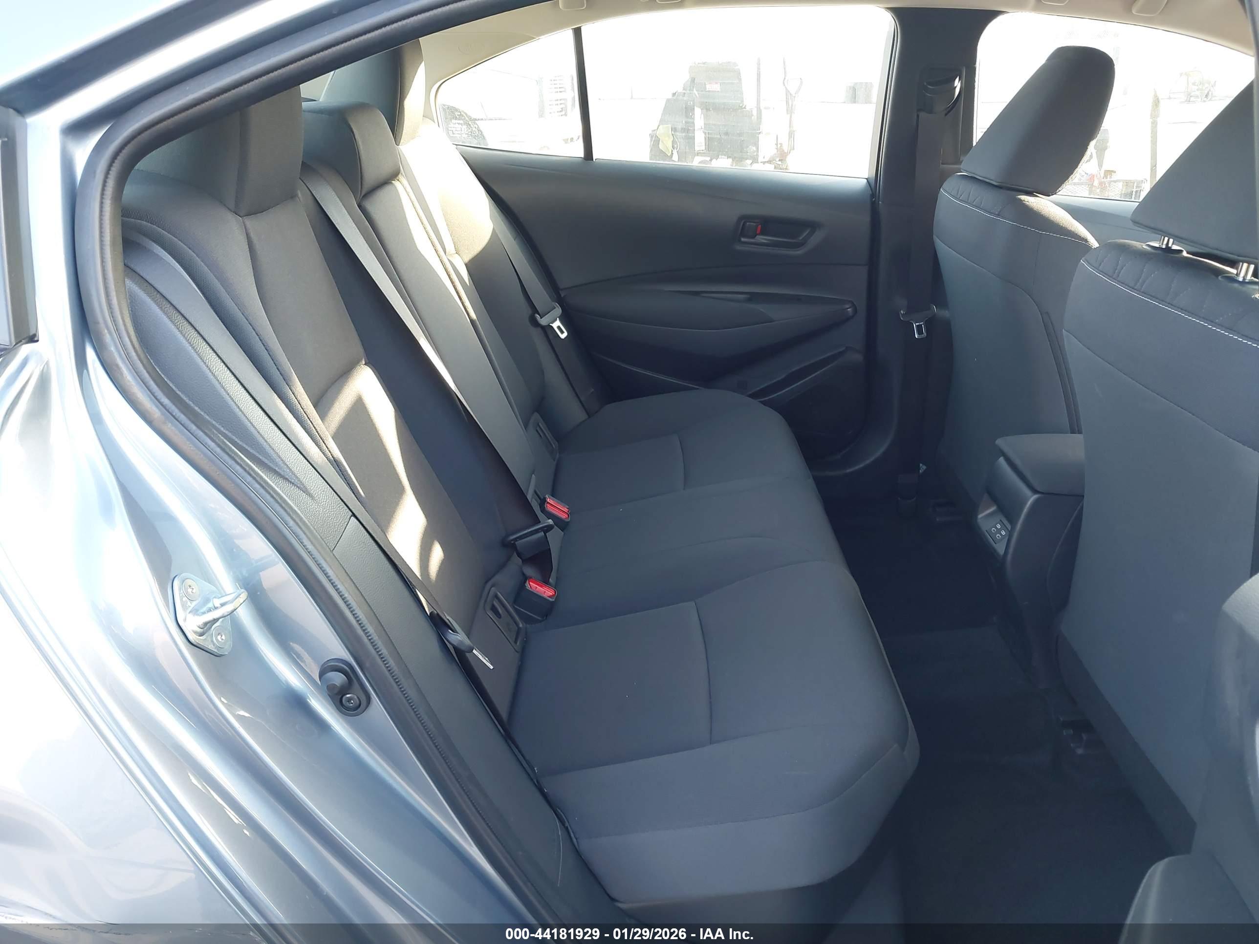 TOYOTA COROLLA image 8