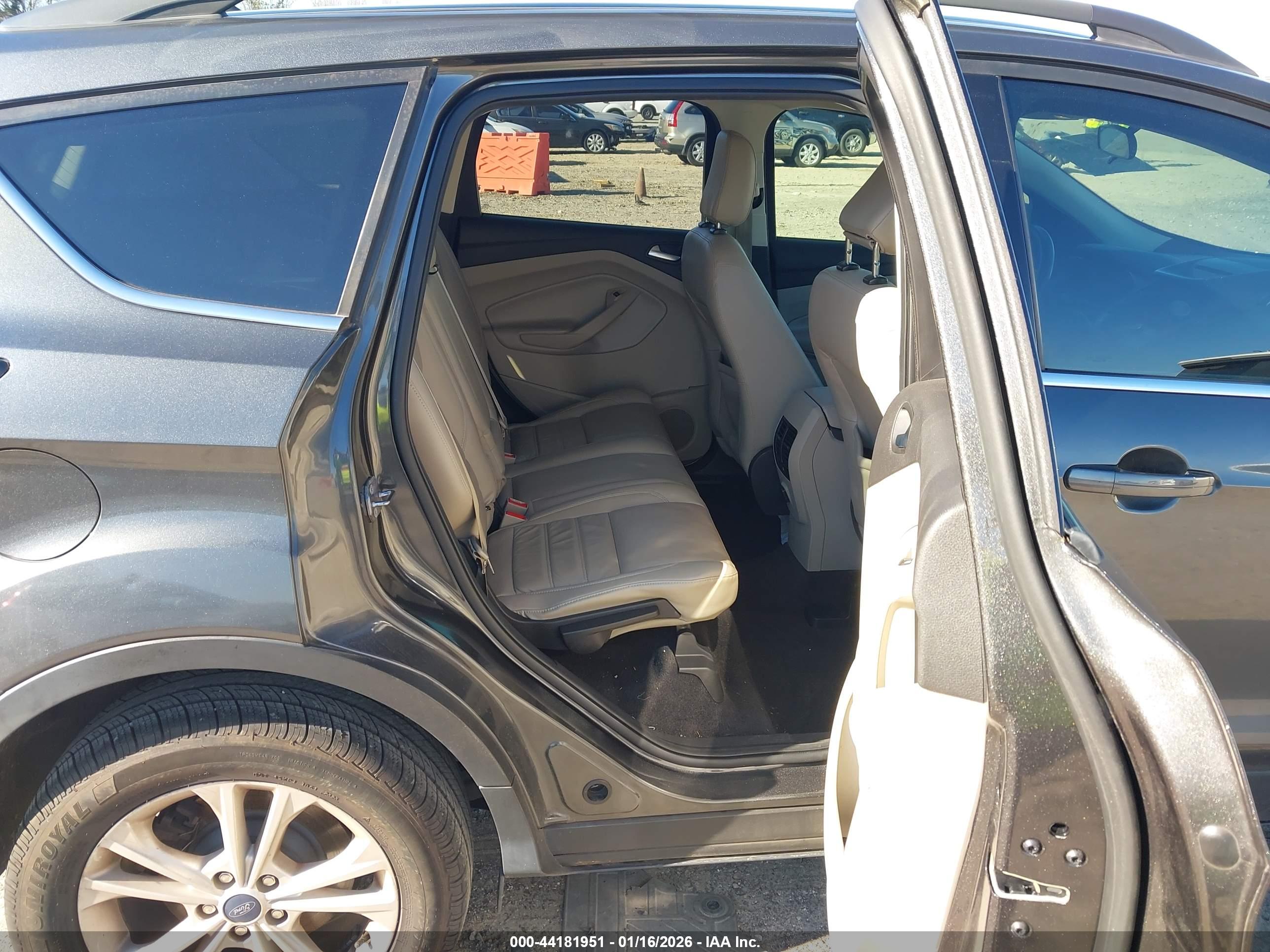 FORD ESCAPE image 8